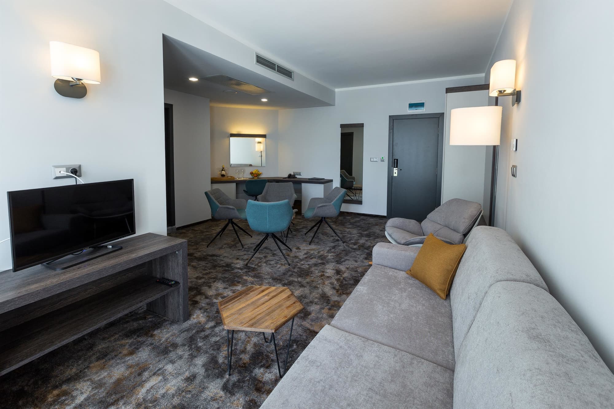 Best Western Plus Premium Inn