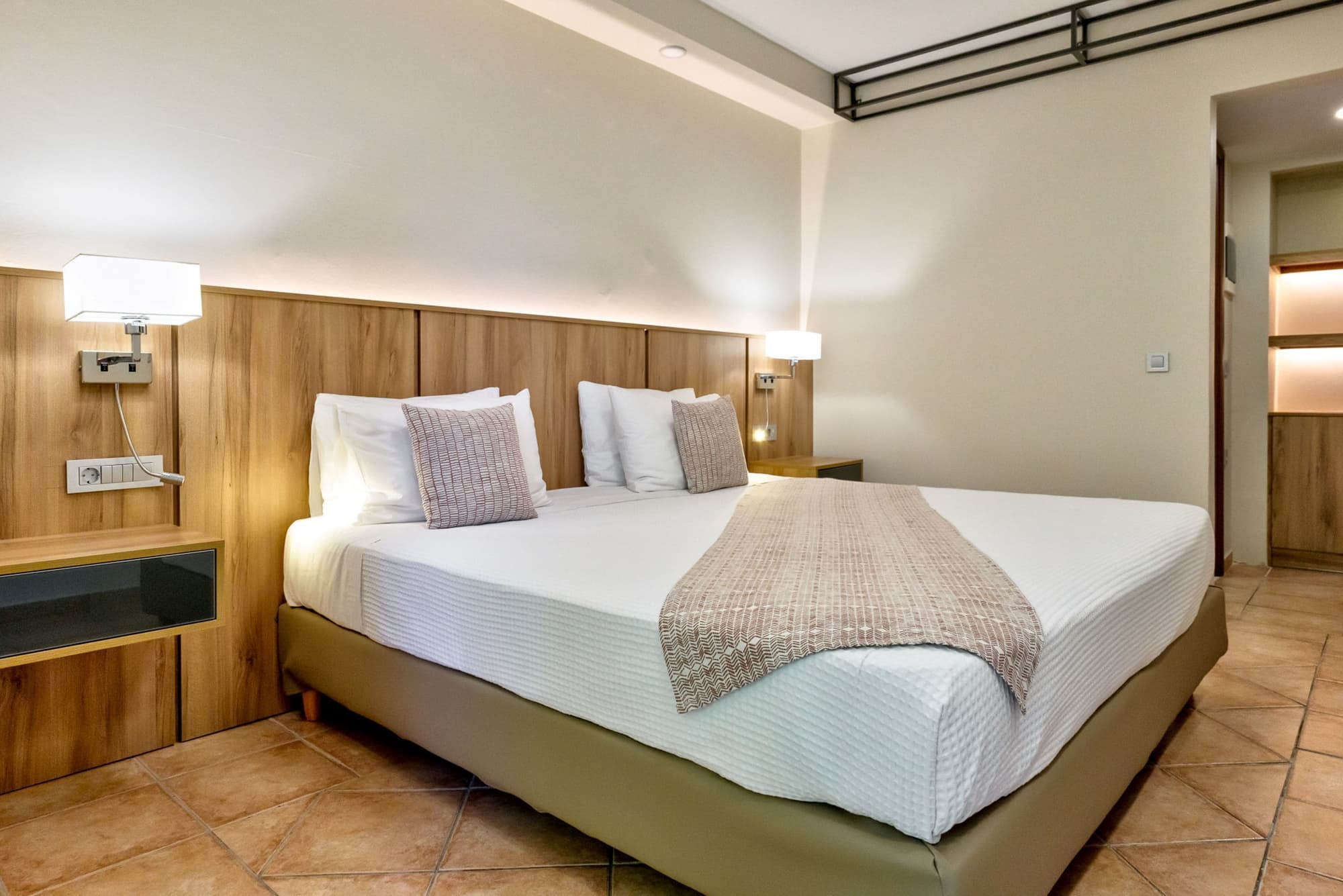 White Olive Premium Laganas - All Inclusive