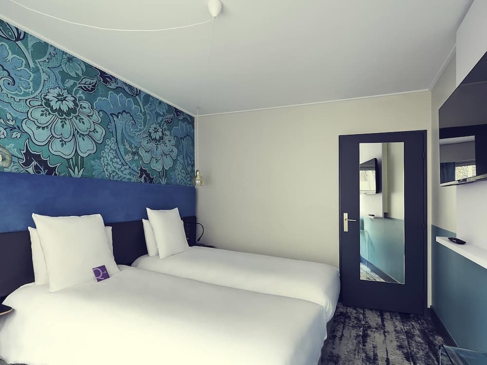 Relais de Lyon by Malone