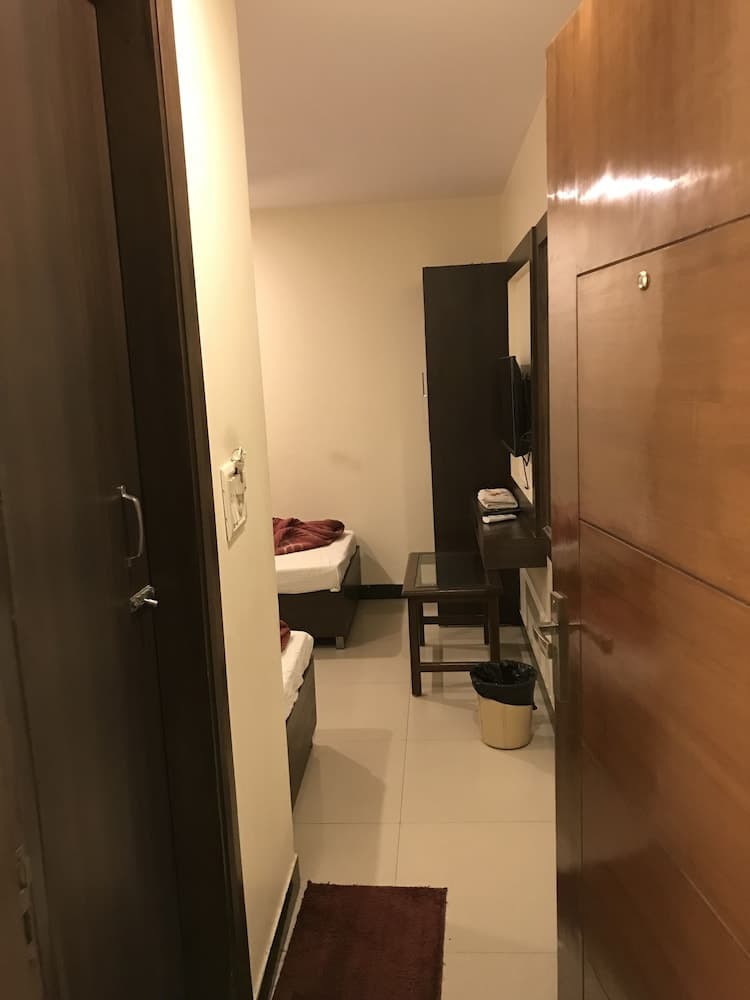 Hotel Avtar At New Delhi Railway Station