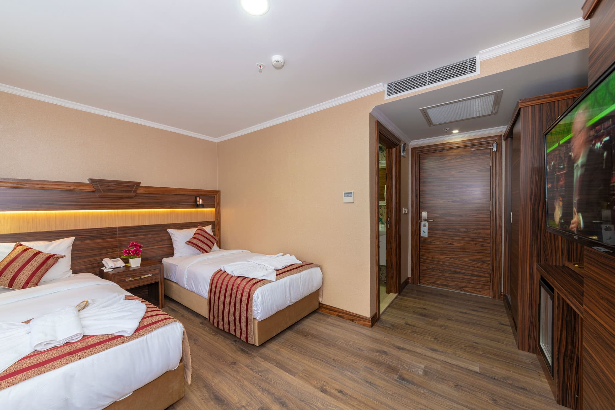 Vision Deluxe Hotel