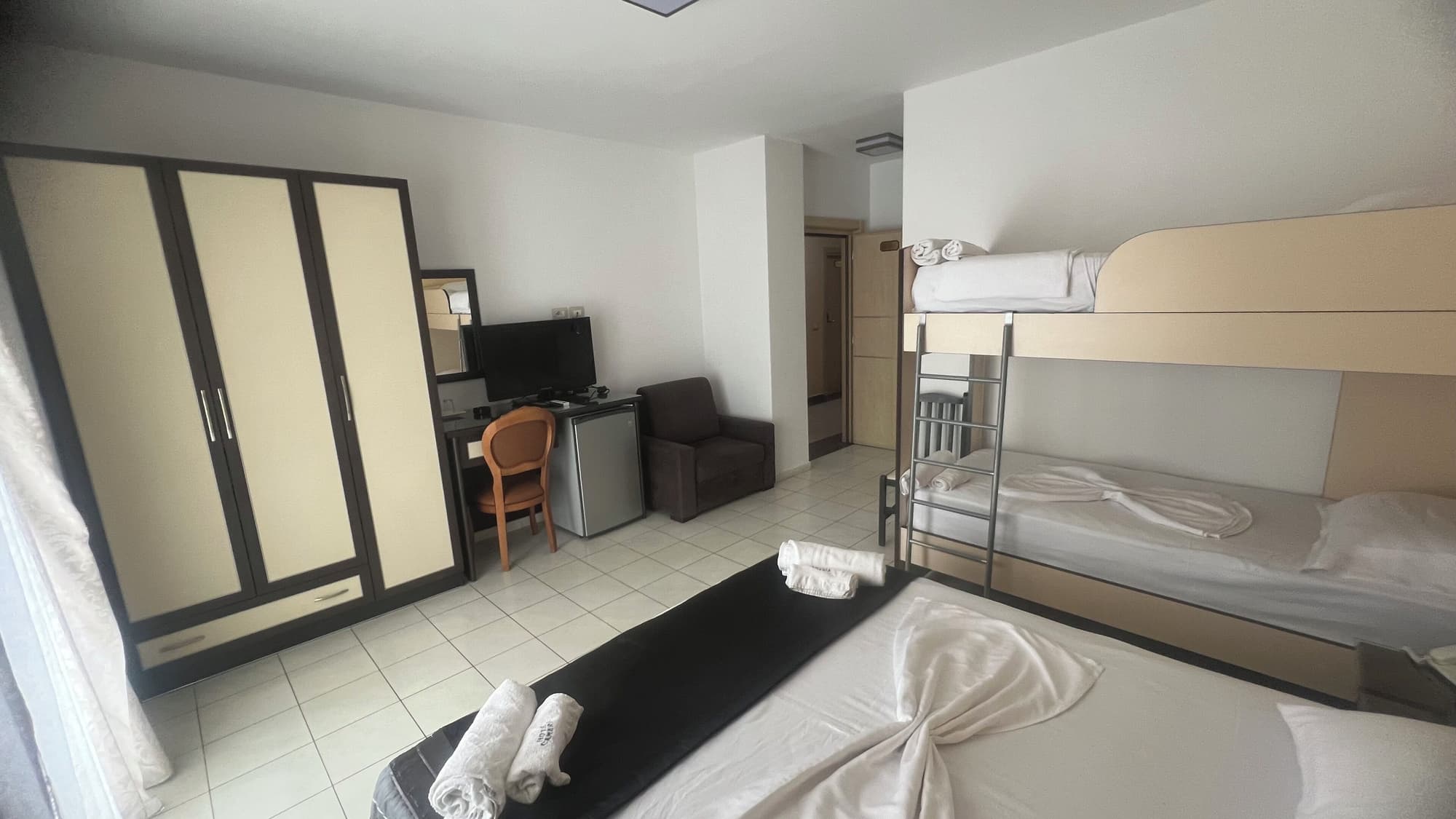 Sunrise Hotel Çameria