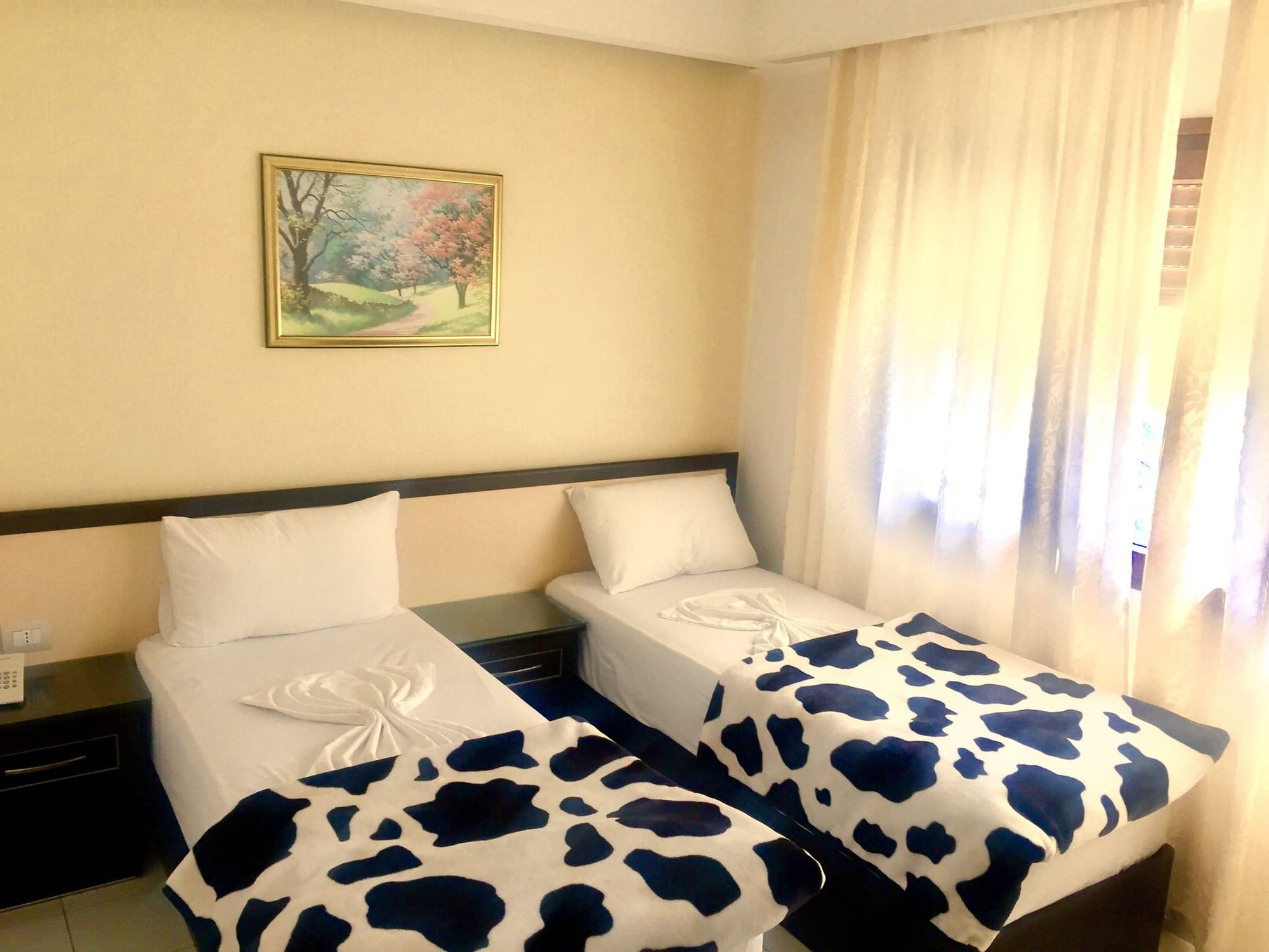 Sunrise Hotel Çameria