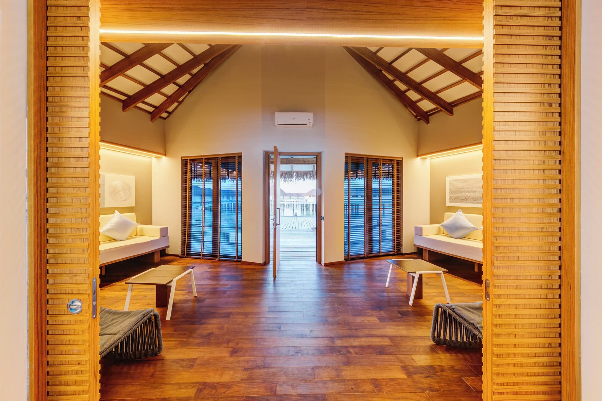 Cinnamon Velifushi Maldives