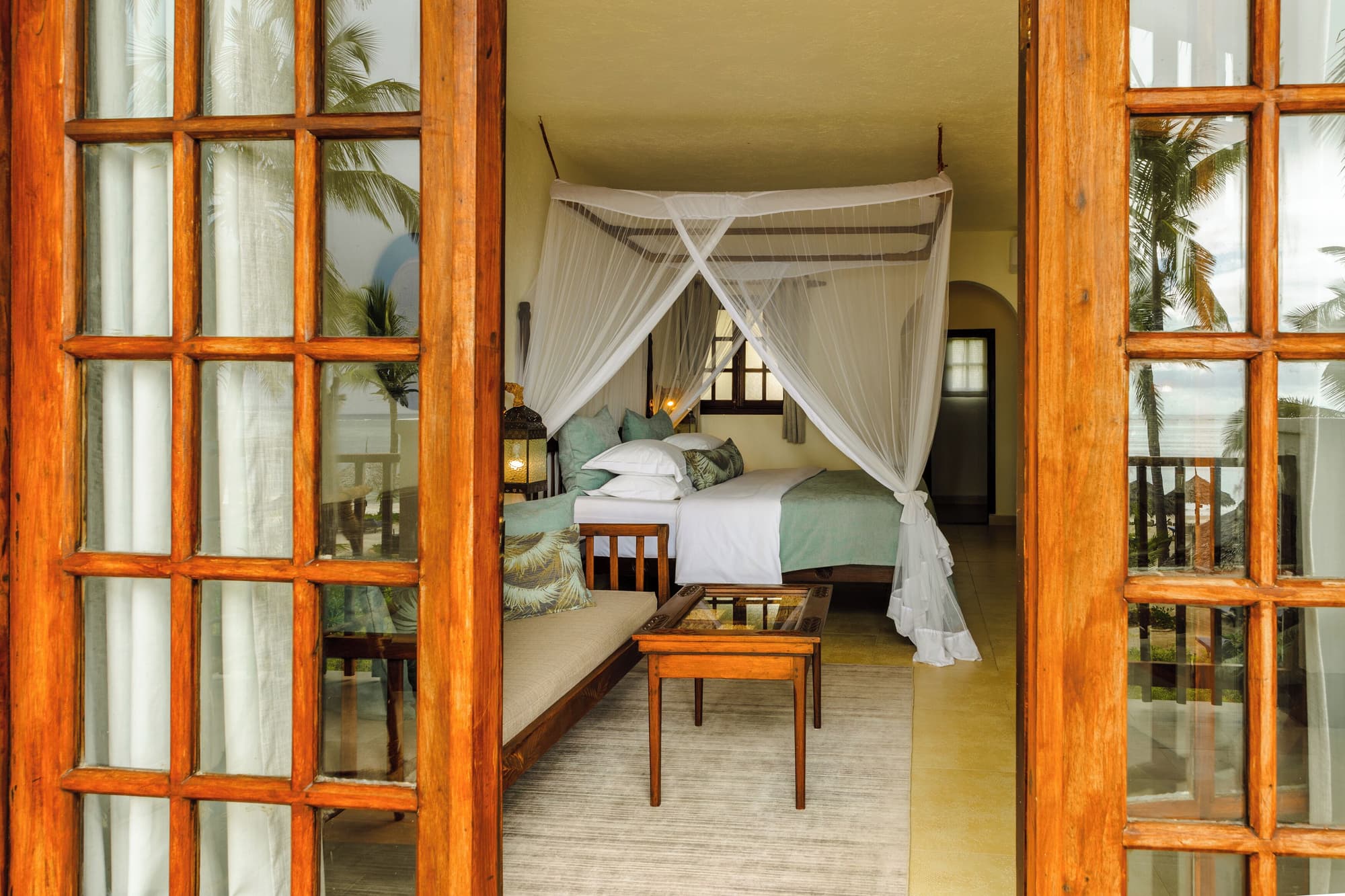 Breezes Beach Club & Spa – Half Board