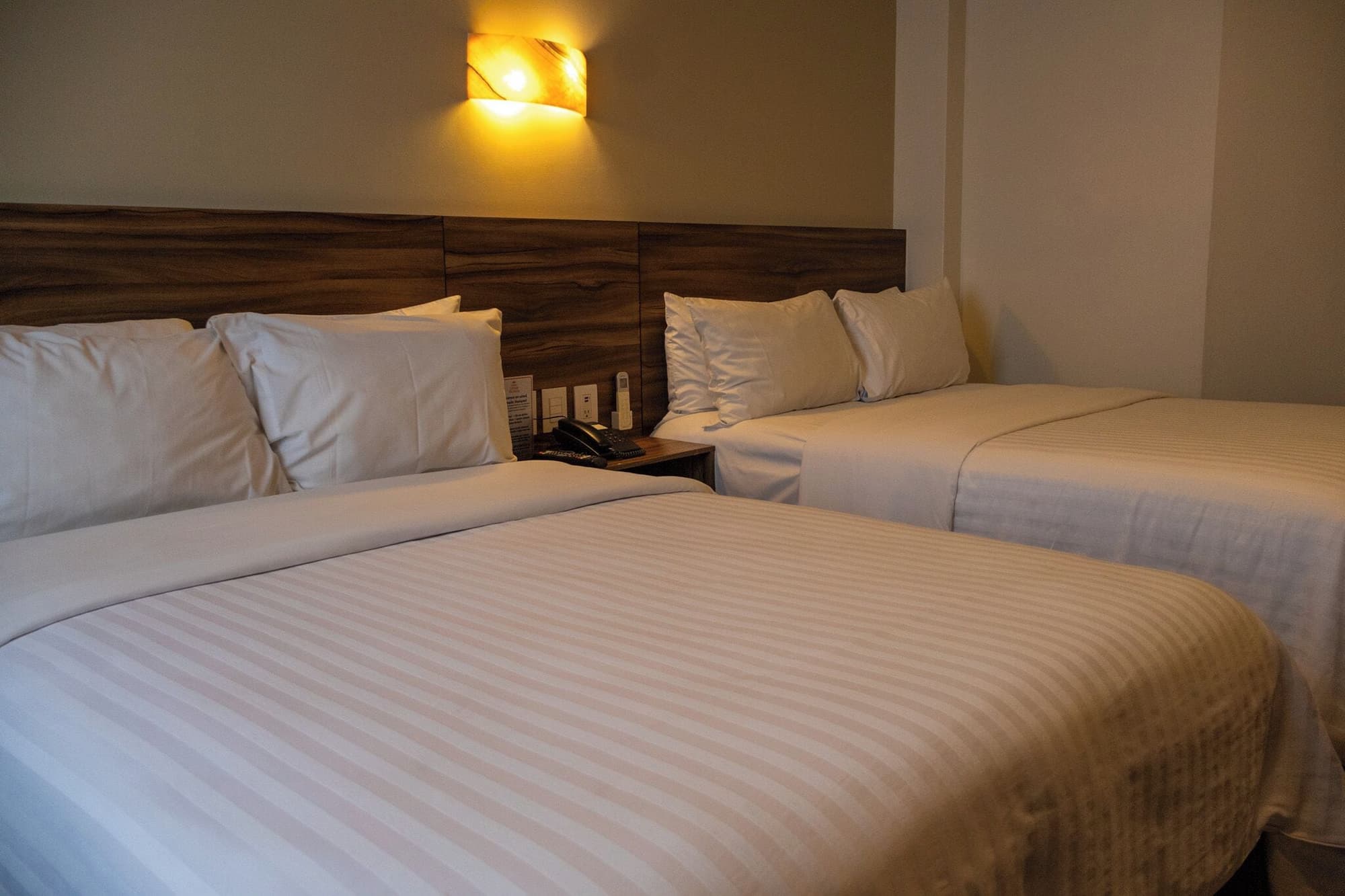 Hotel Crown Victoria