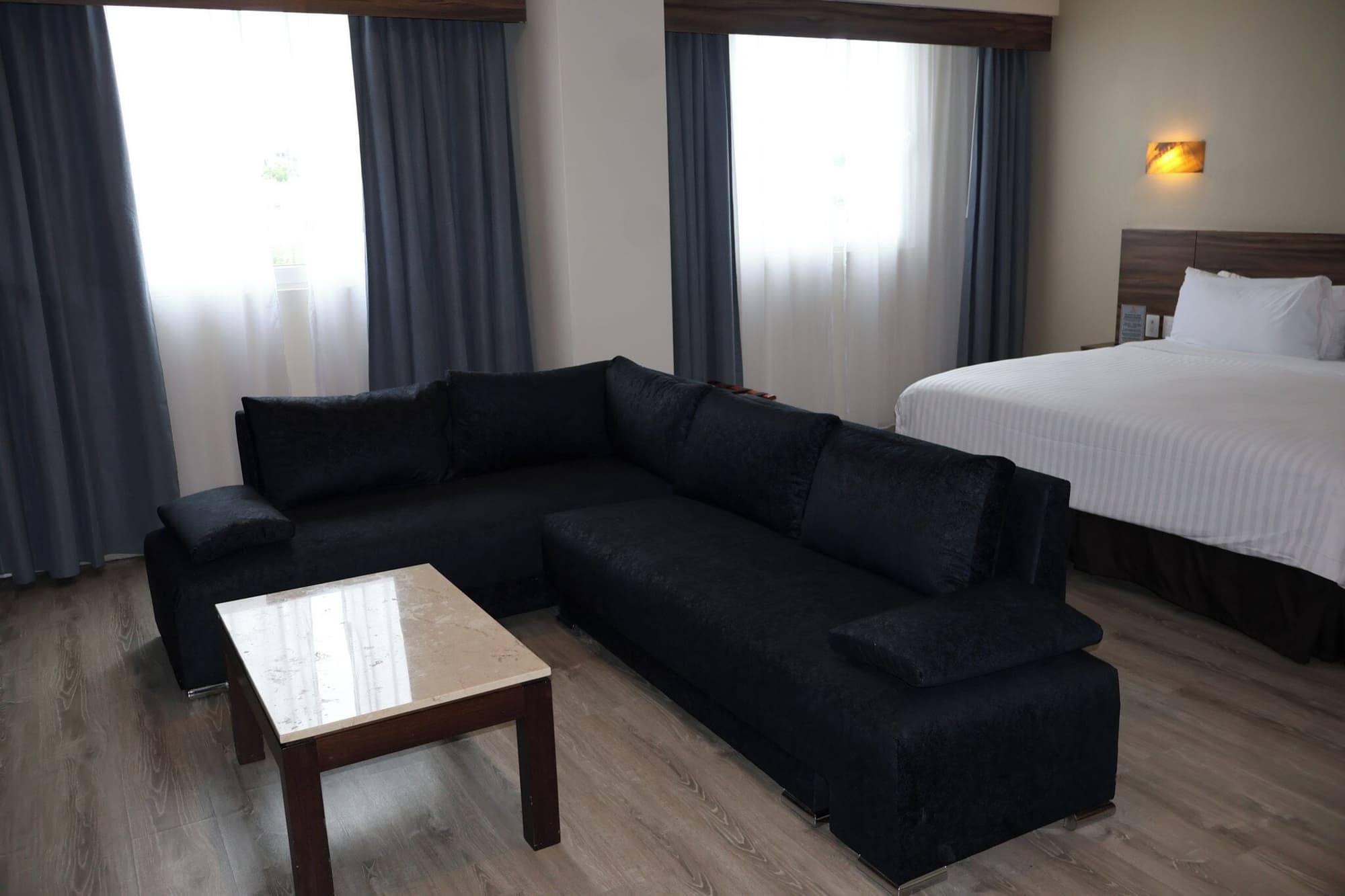 Hotel Crown Victoria