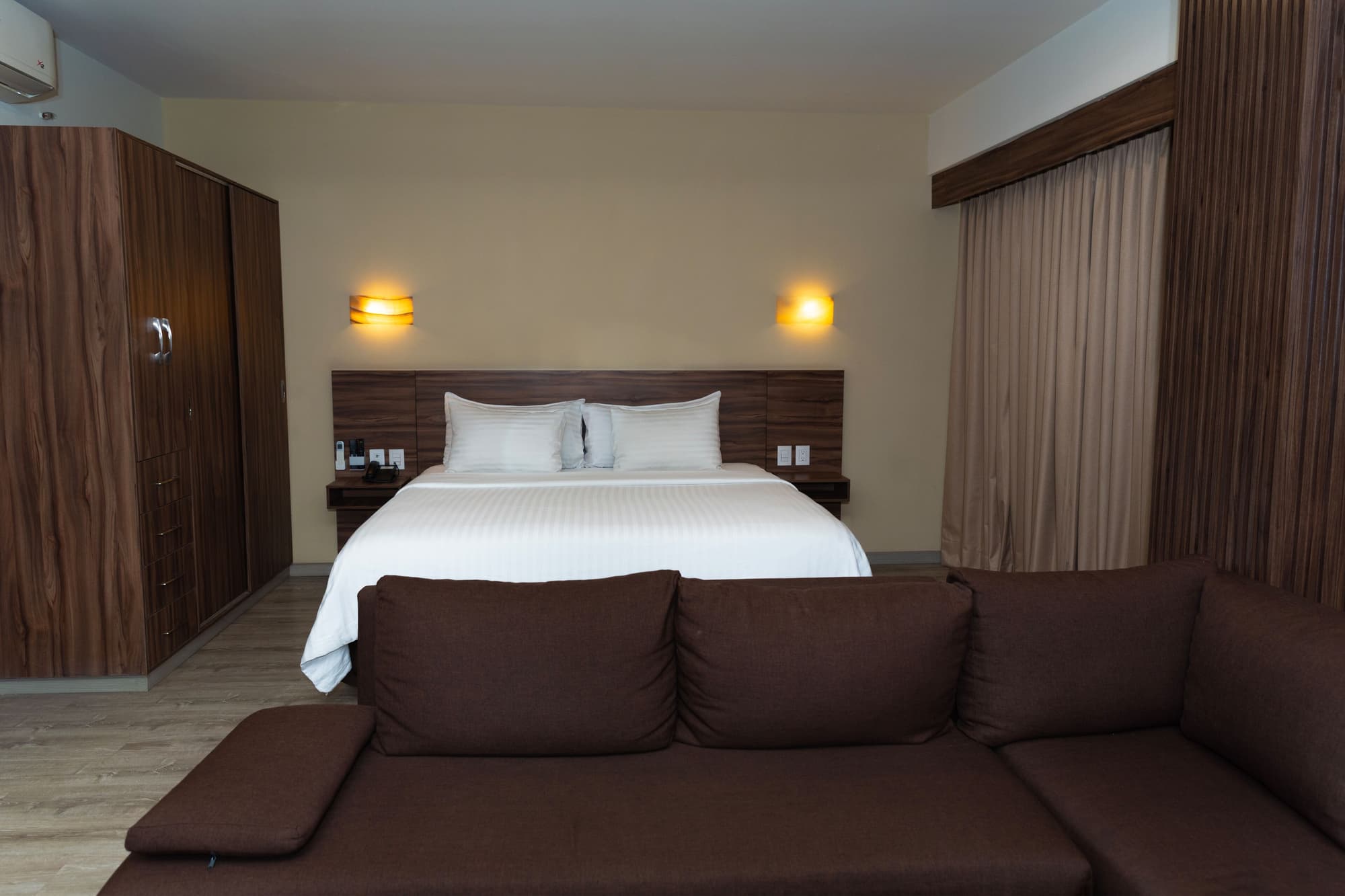 Hotel Crown Victoria