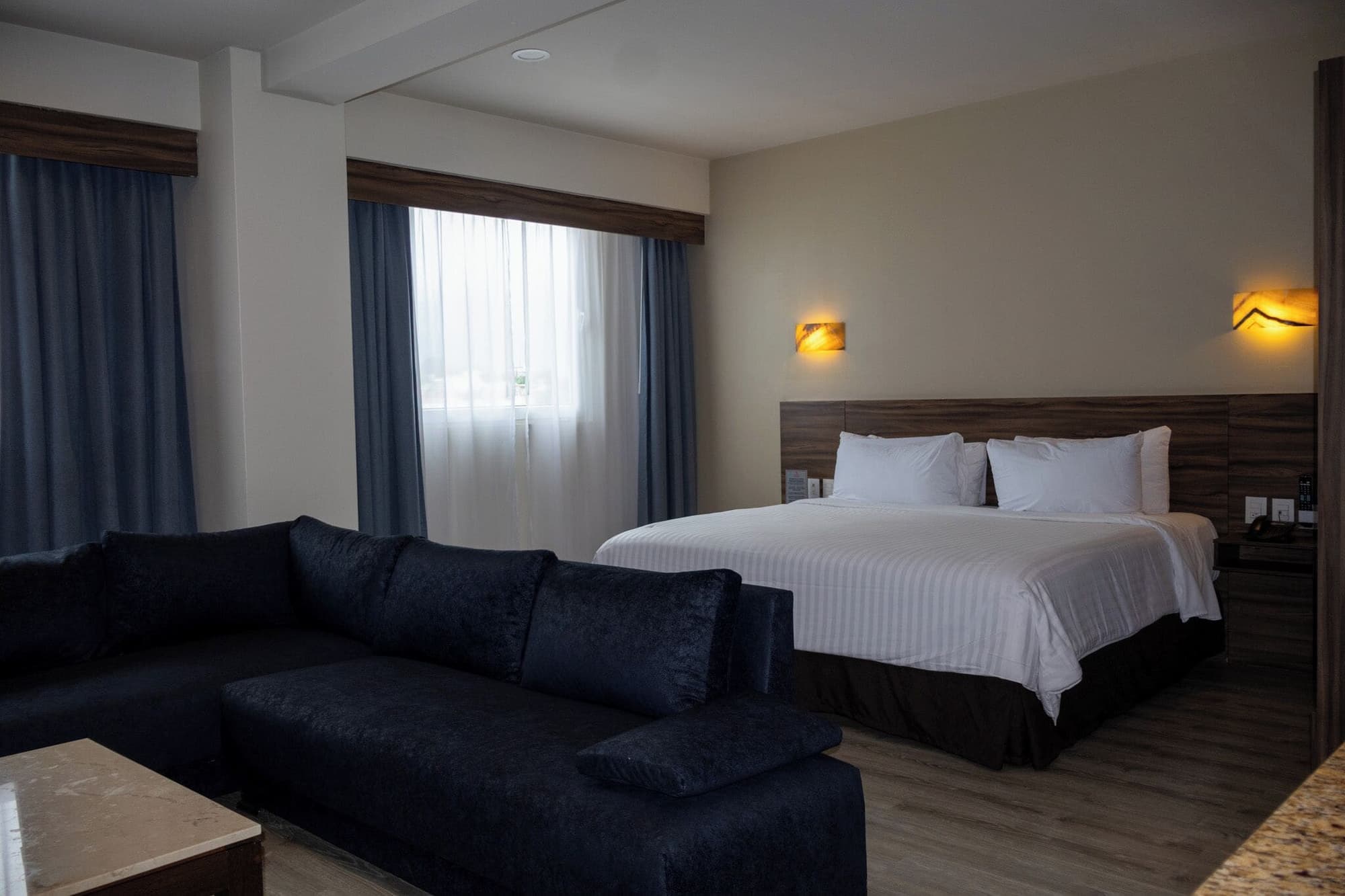 Hotel Crown Victoria