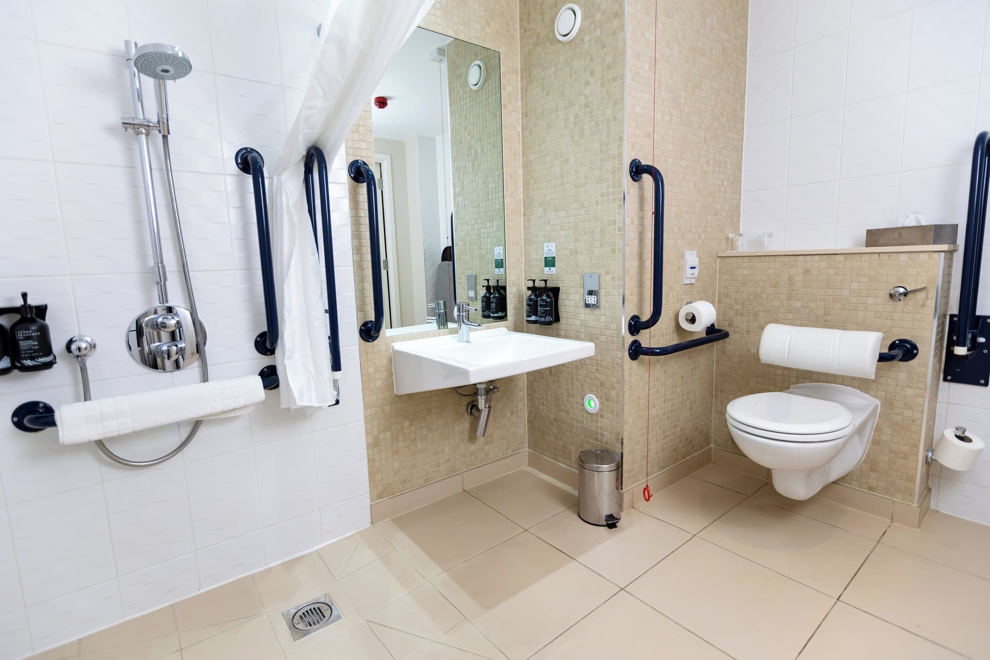 Holiday Inn Manchester-Media City UK by IHG