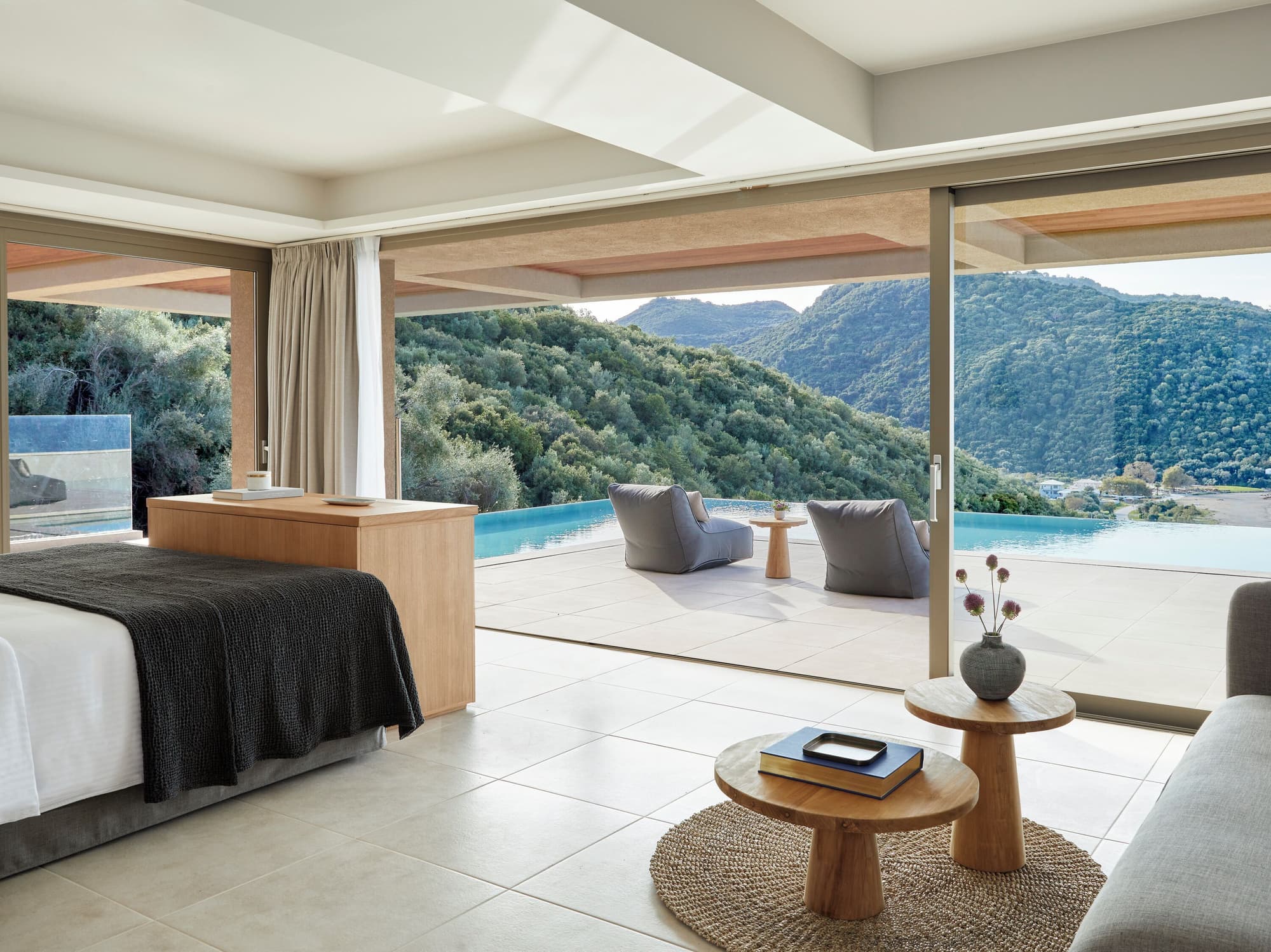 Elix, Mar-Bella Collection