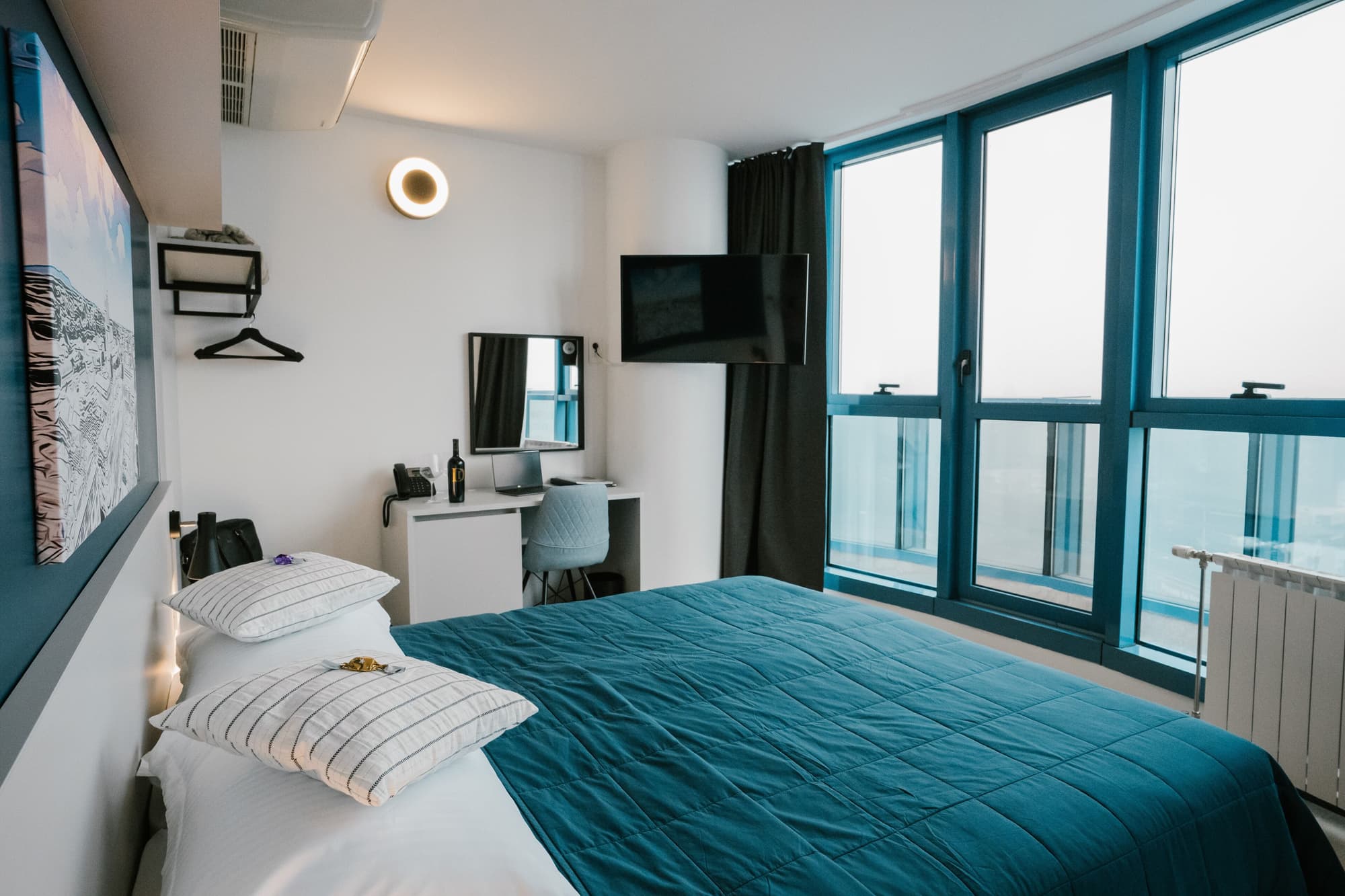 Hotel Blue