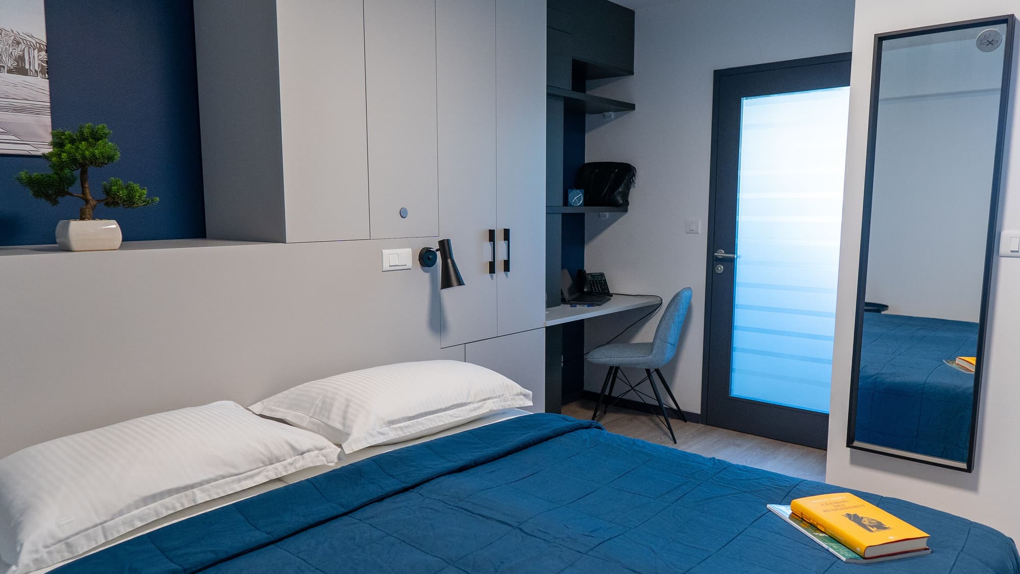Hotel Blue