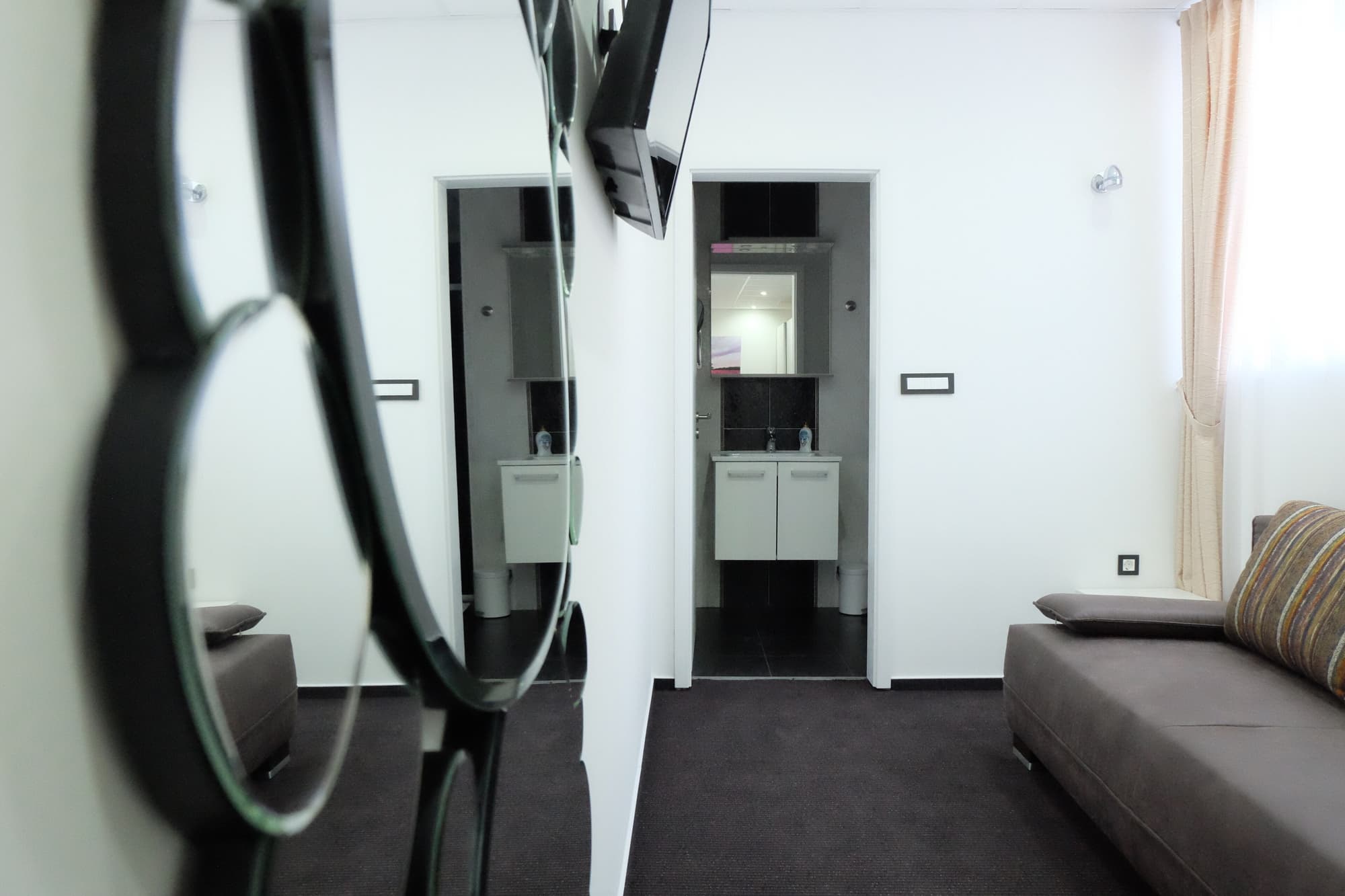Artorius Luwiana Suites