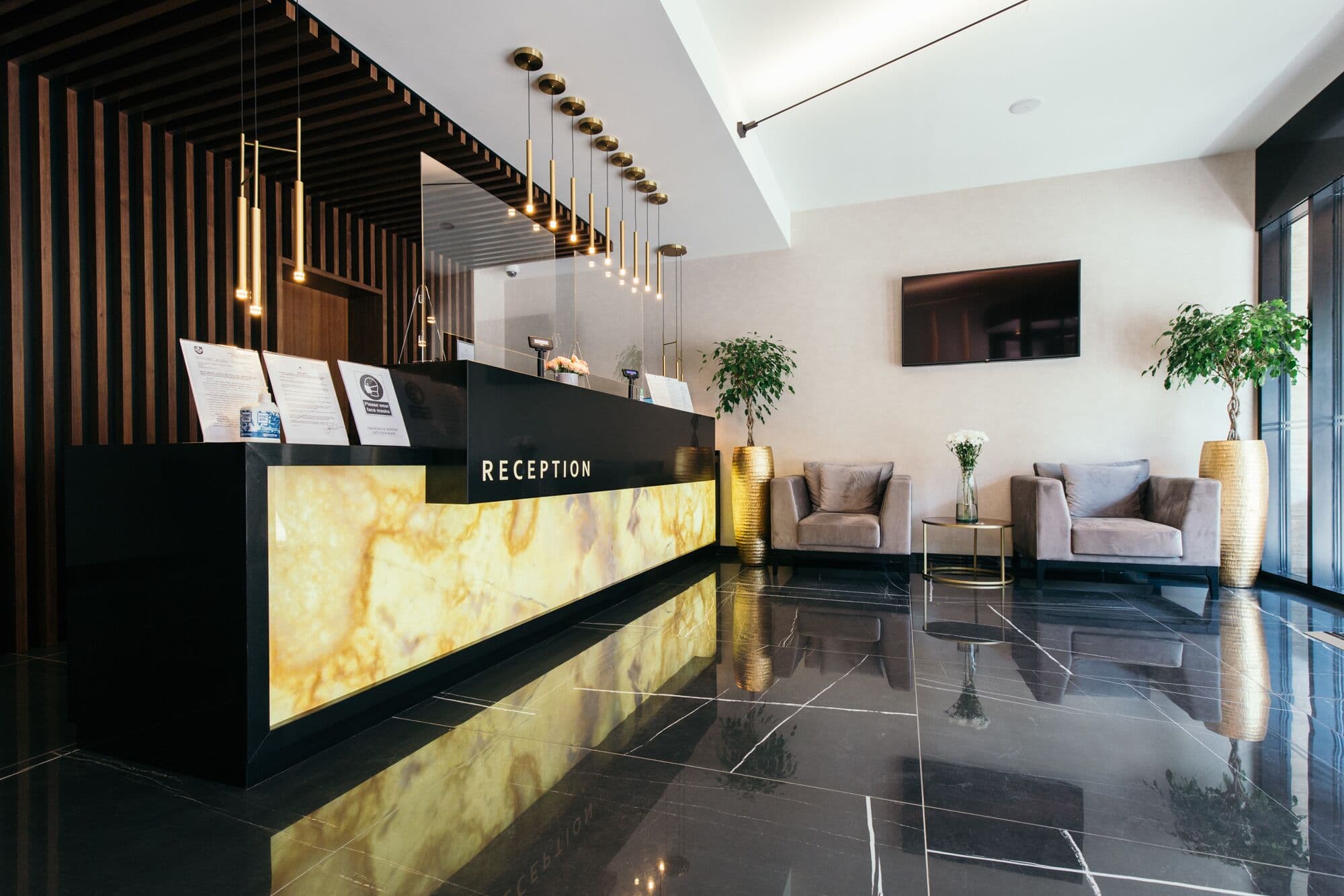 Central Point Hotel