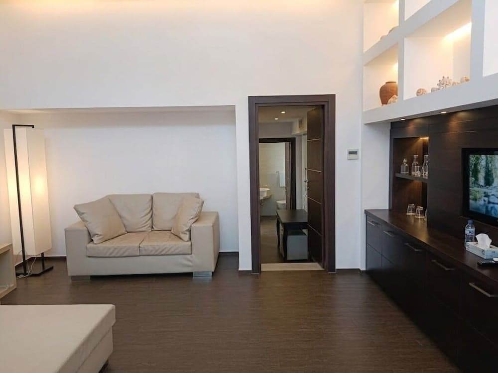 Hydra Beach Resort, Living room