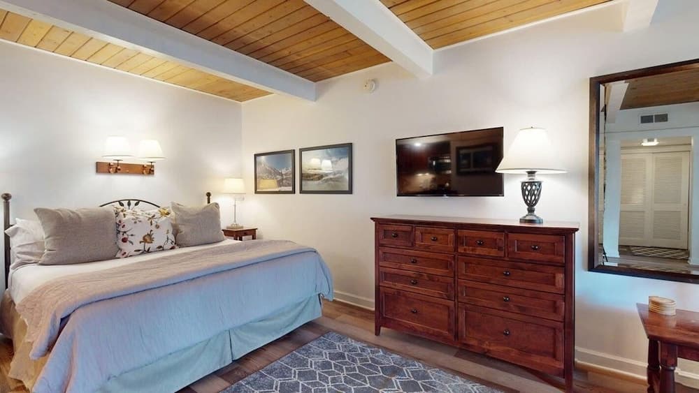 Aspenwood - CoralTree Residence Collection