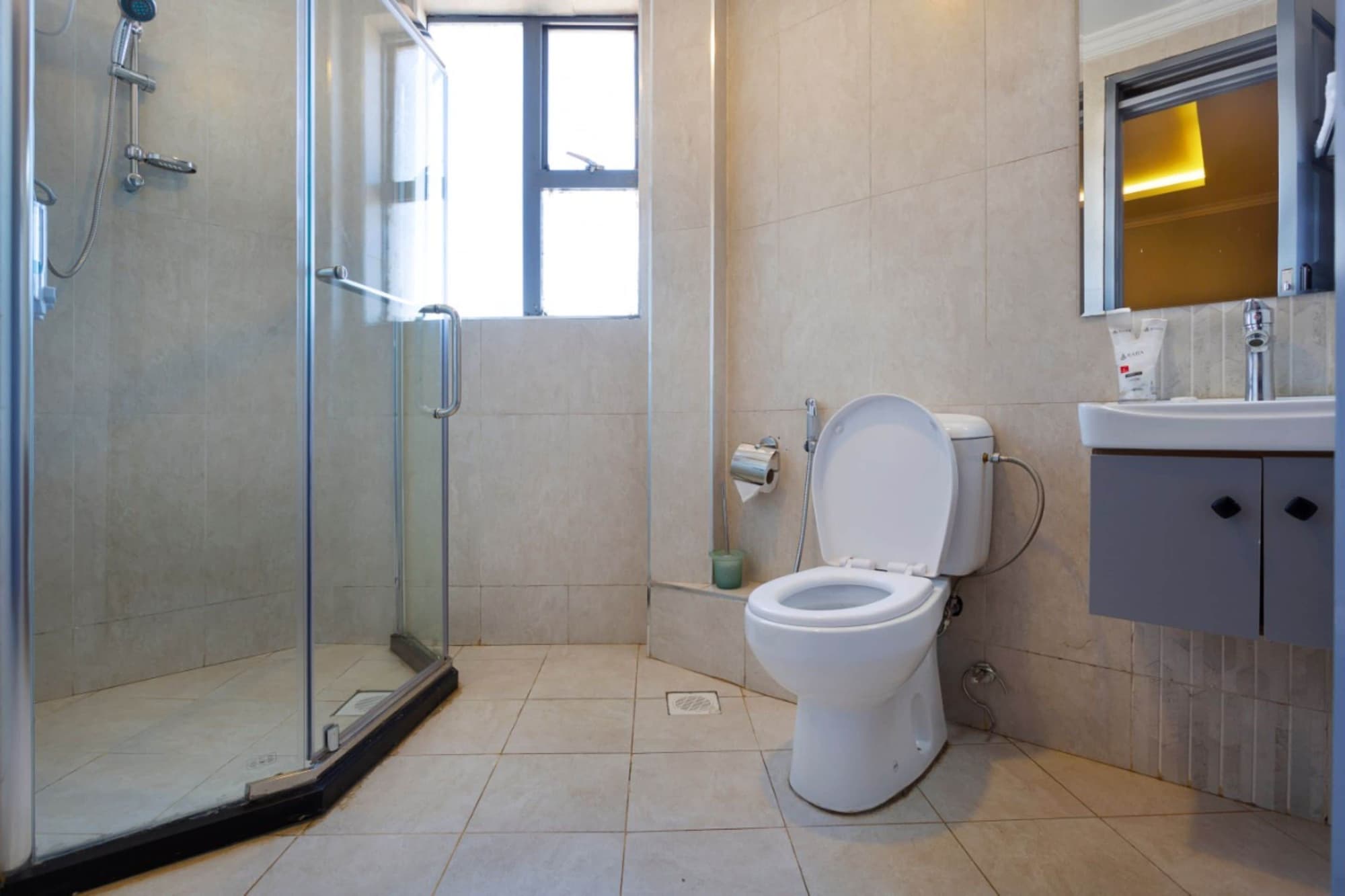 Raha Suites