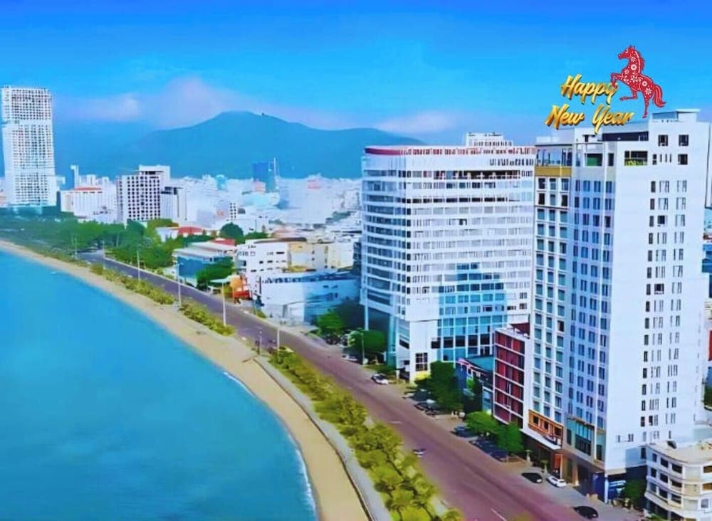 Canary Gold Hotel Quy Nhơn, Beachfront