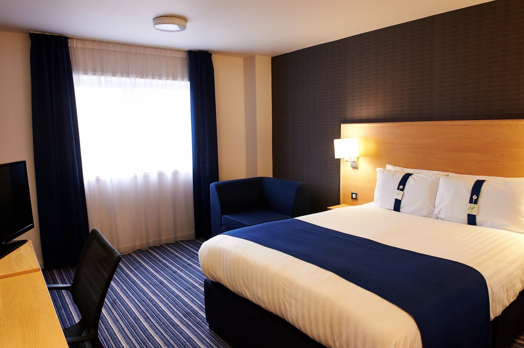 Holiday Inn Express Manchester Airport by IHG