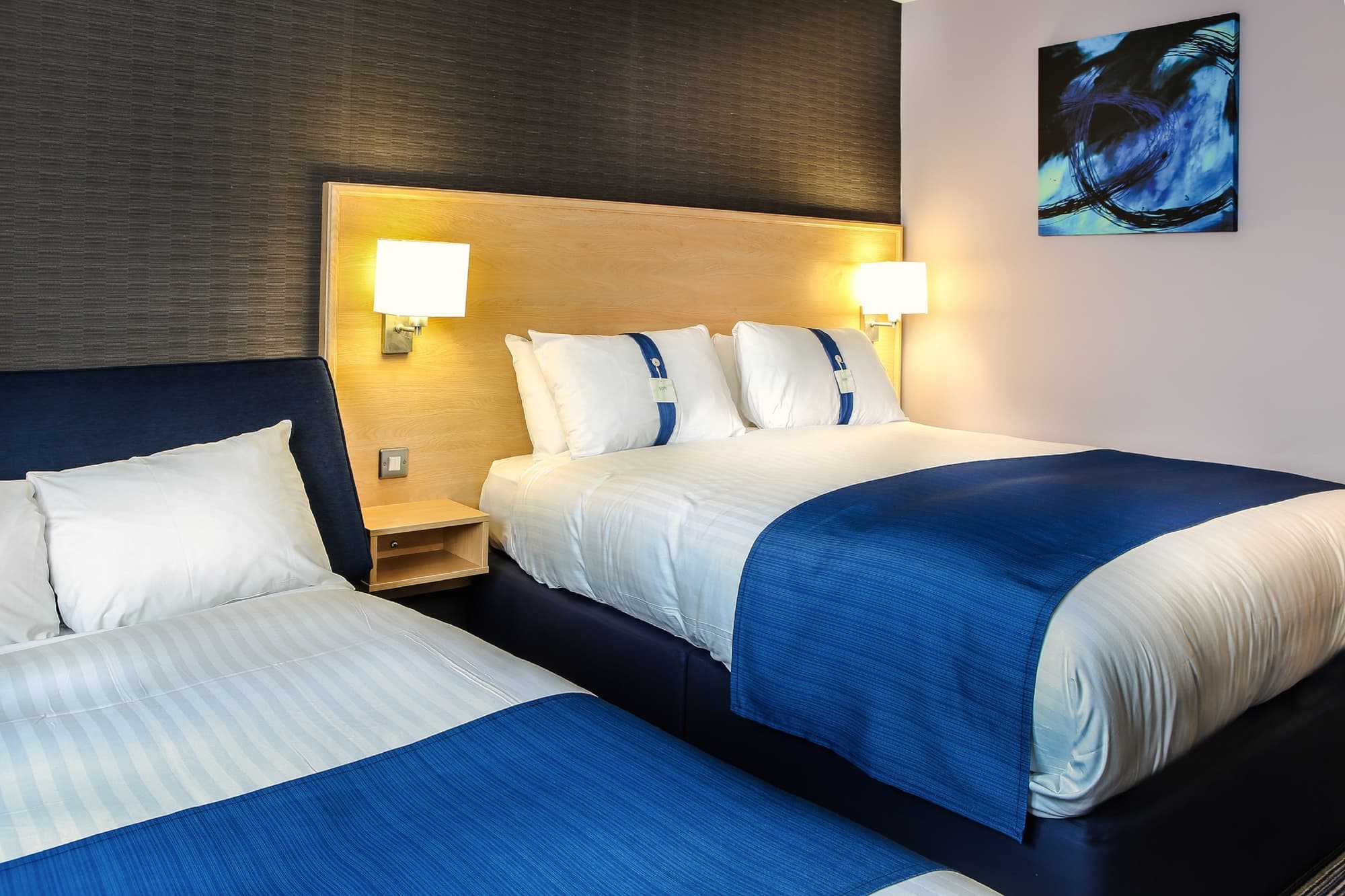 Holiday Inn Express Manchester Airport by IHG