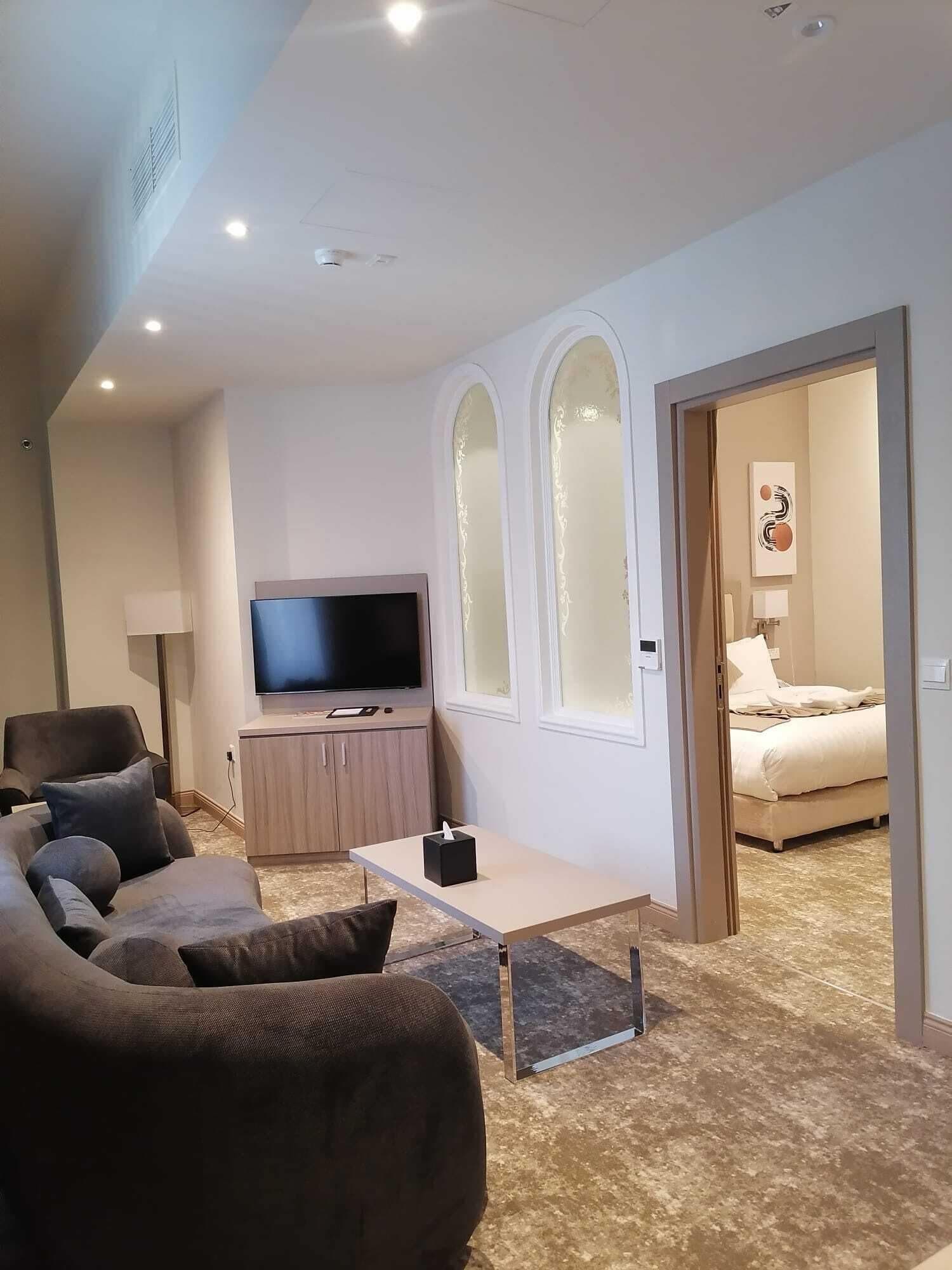 Gloria Hotel And Suites