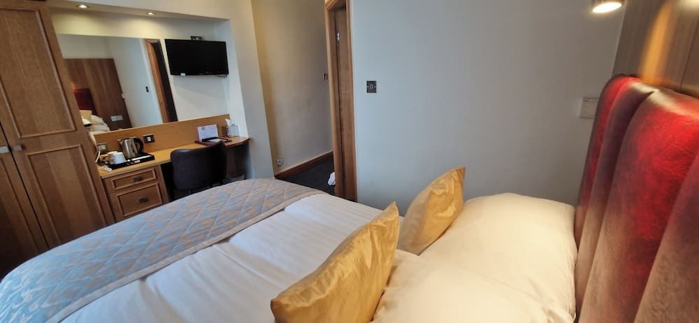 The Royal Hotel, Room