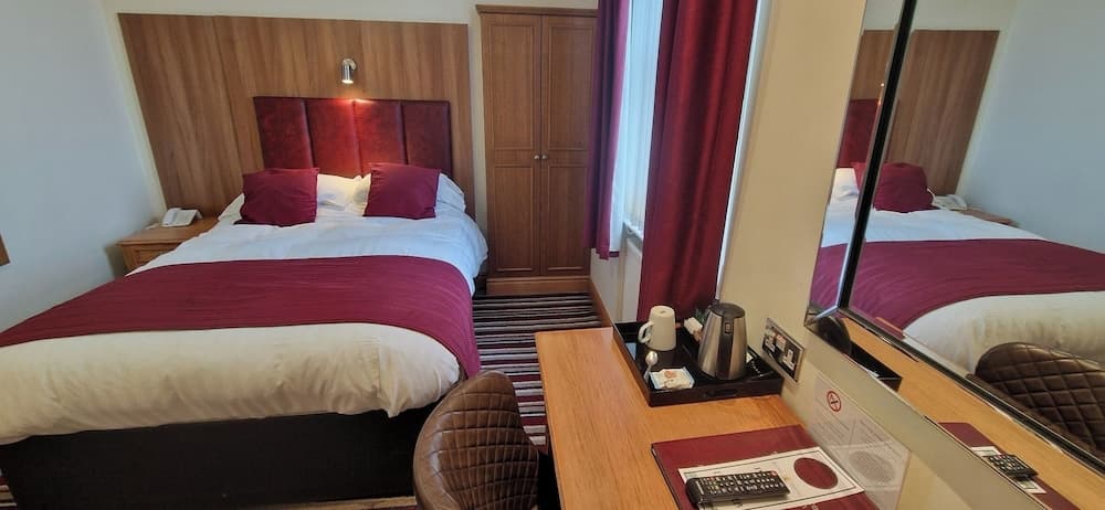 The Royal Hotel, Room