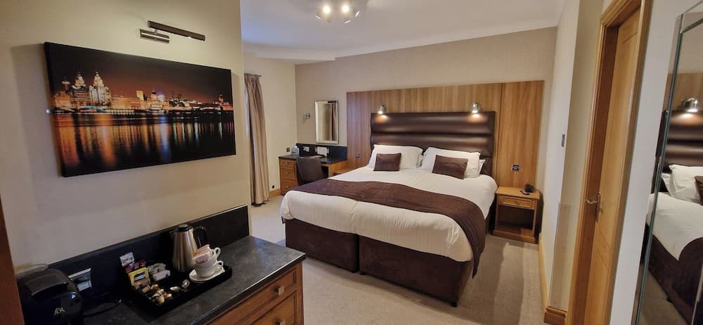 The Royal Hotel, Room