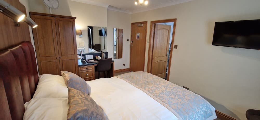 The Royal Hotel, Room