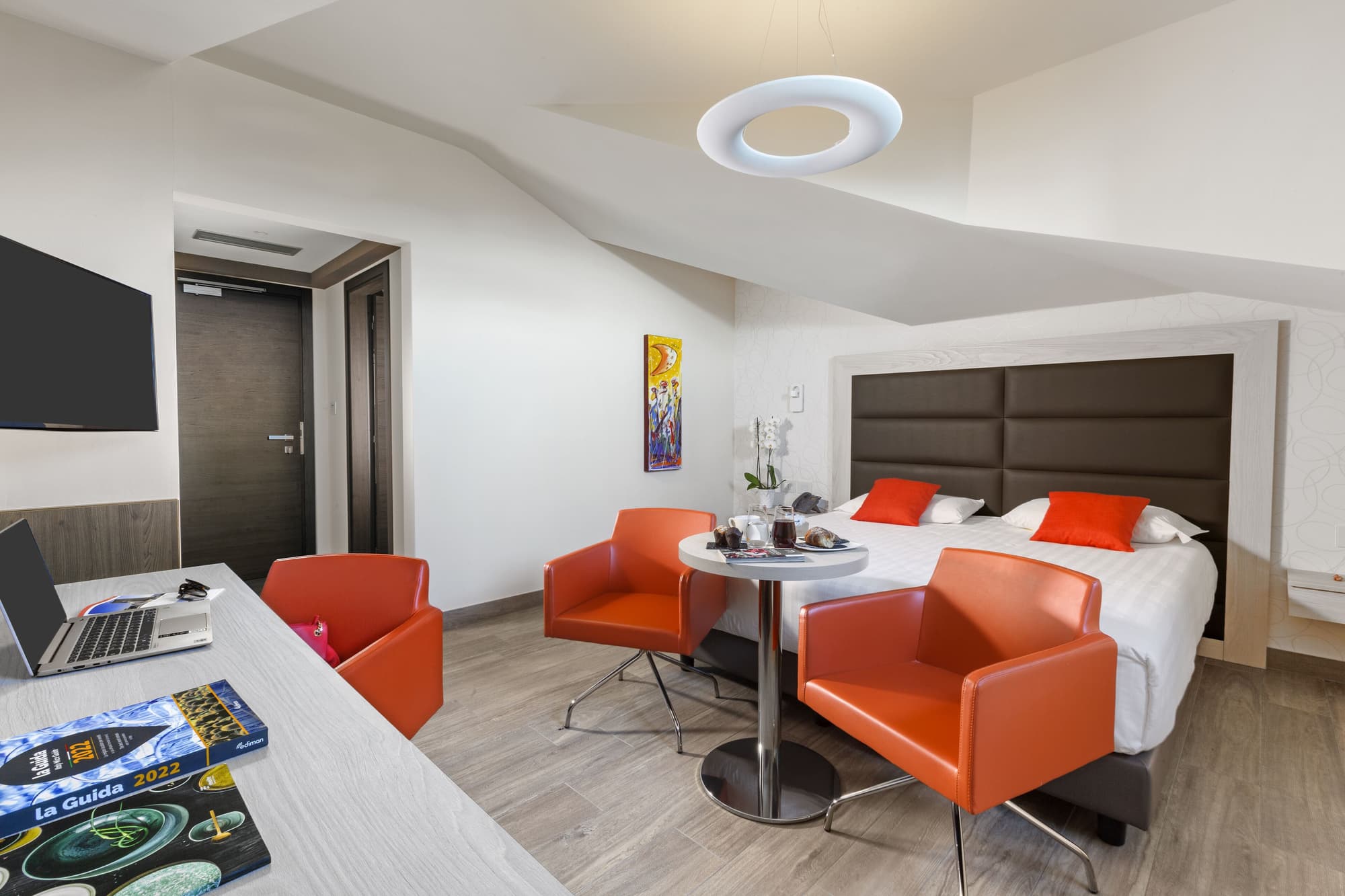 BHotel