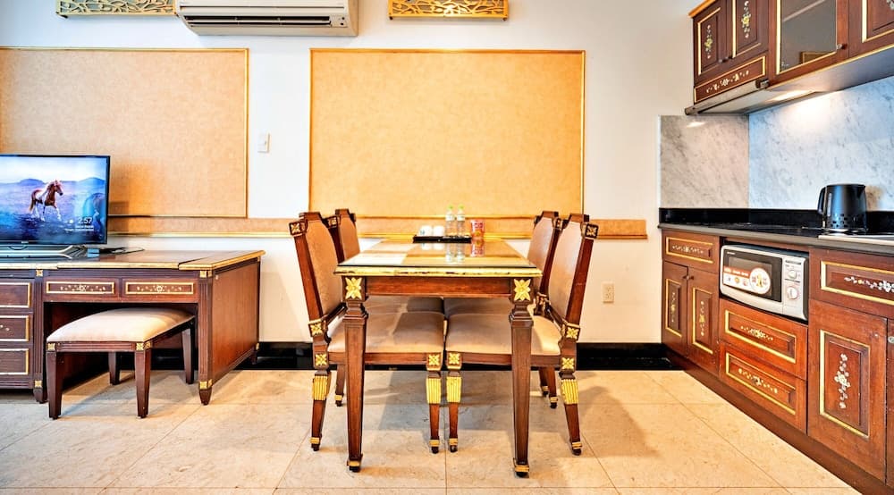 S79 Residences 345AB Apartment, Private kitchen