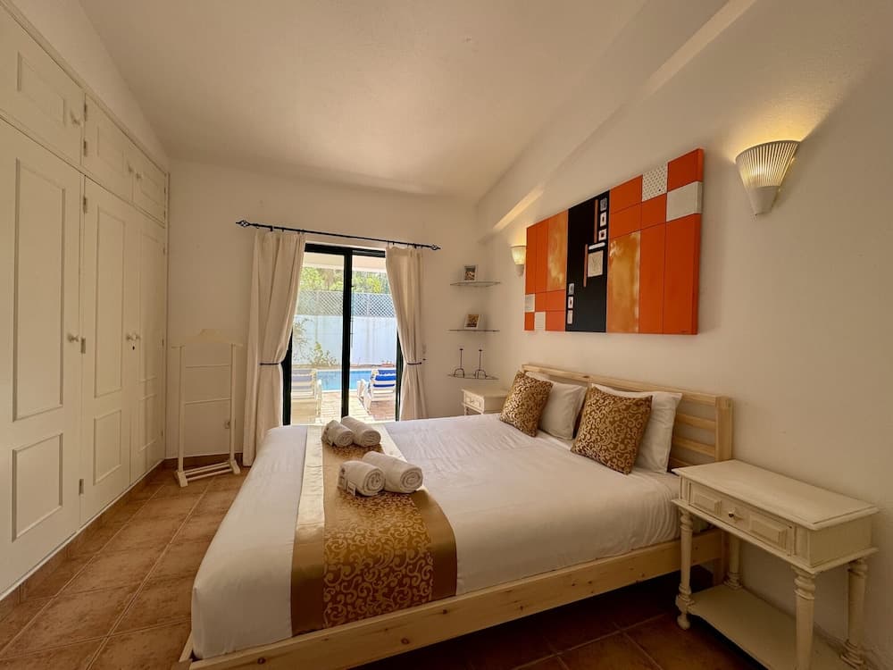 Algarve Country Villa With Pool