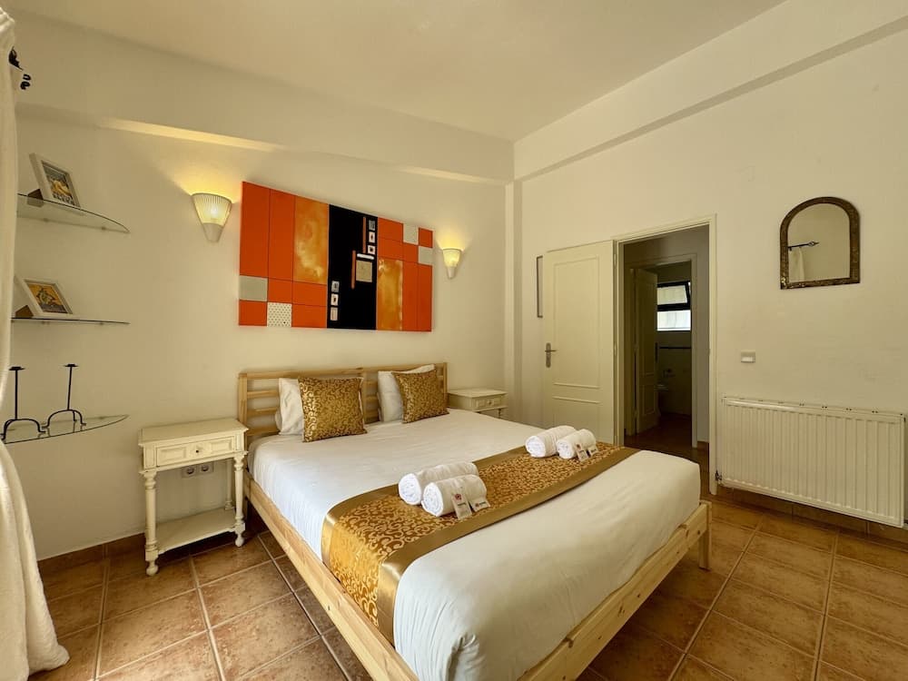 Algarve Country Villa With Pool