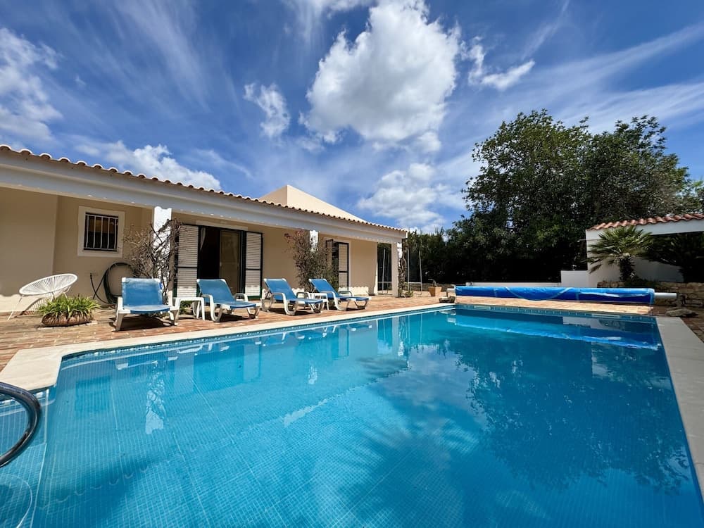 Algarve Country Villa With Pool