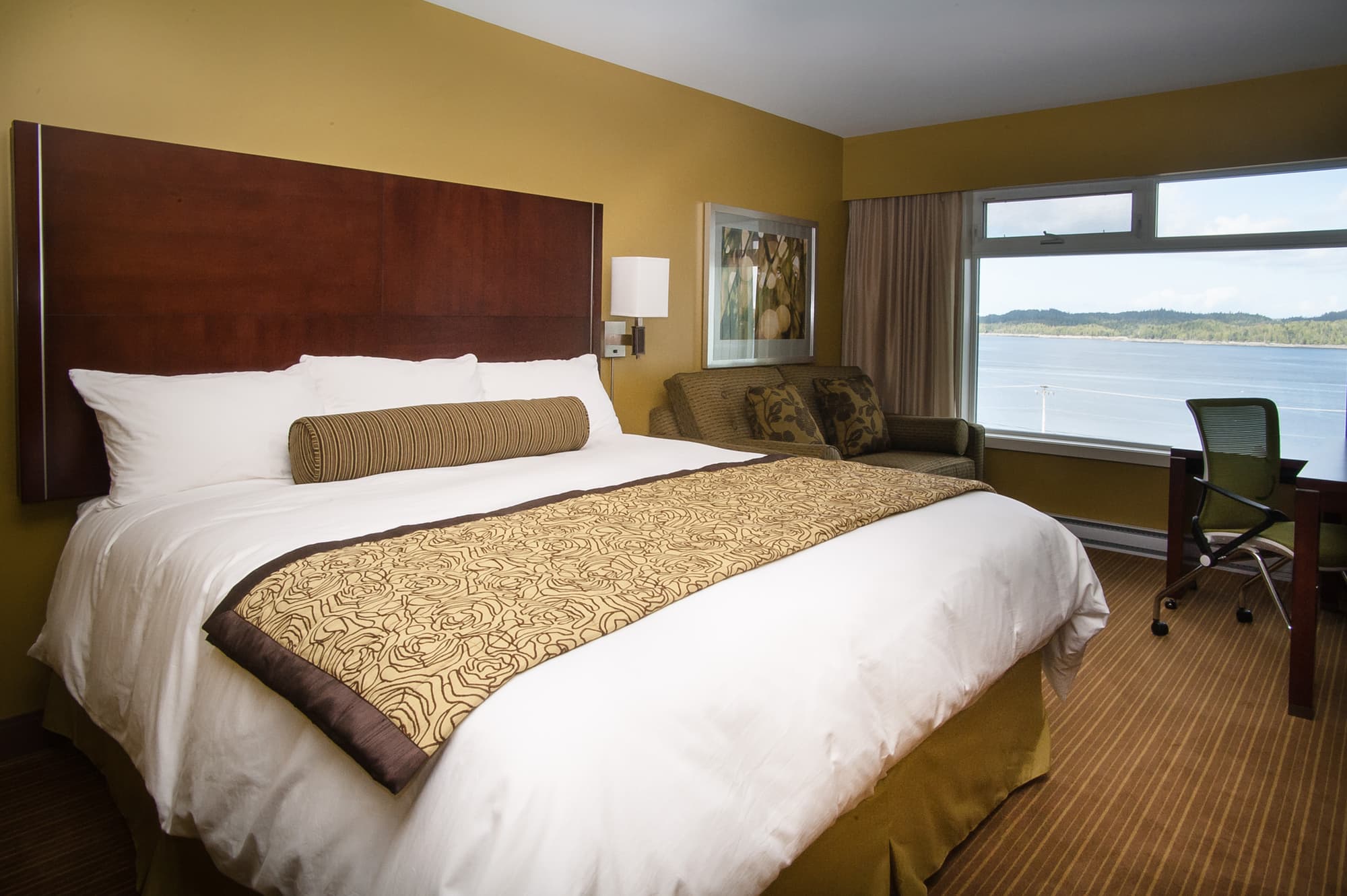 INN ON THE HARBOUR PRINCE RUPERT, 