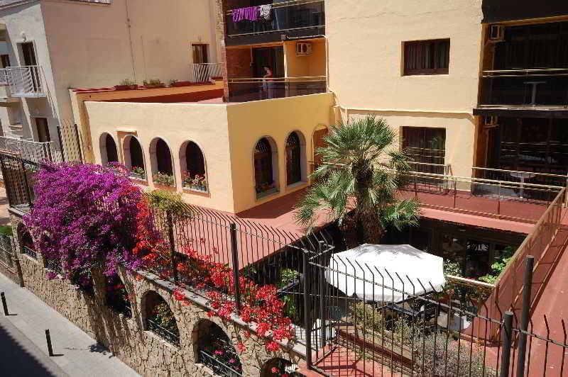 Vintage Hotel Mercedes