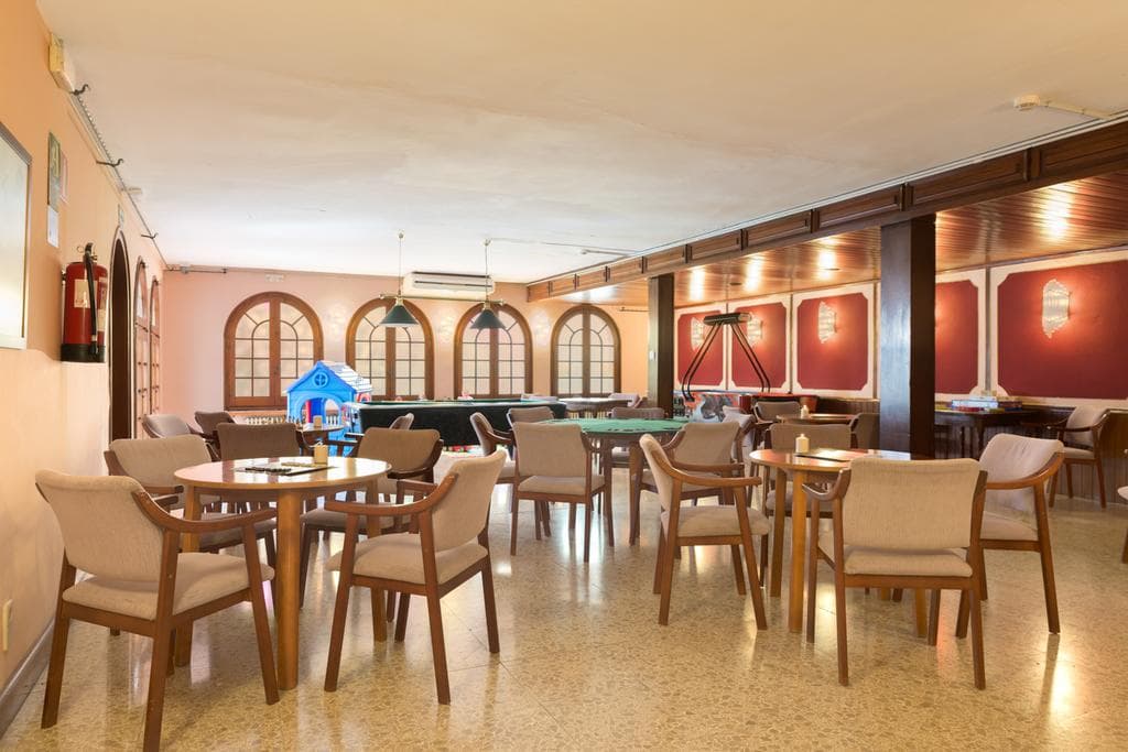 Vintage Hotel Mercedes