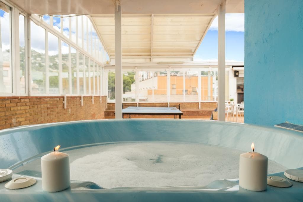 Vintage Hotel Mercedes