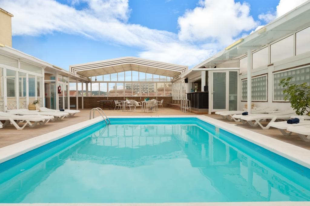 Vintage Hotel Mercedes