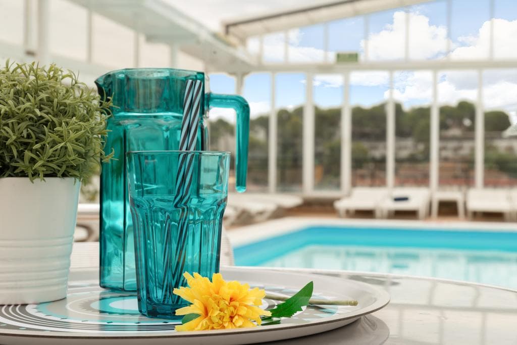 Vintage Hotel Mercedes