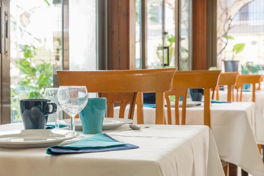 Vintage Hotel Mercedes