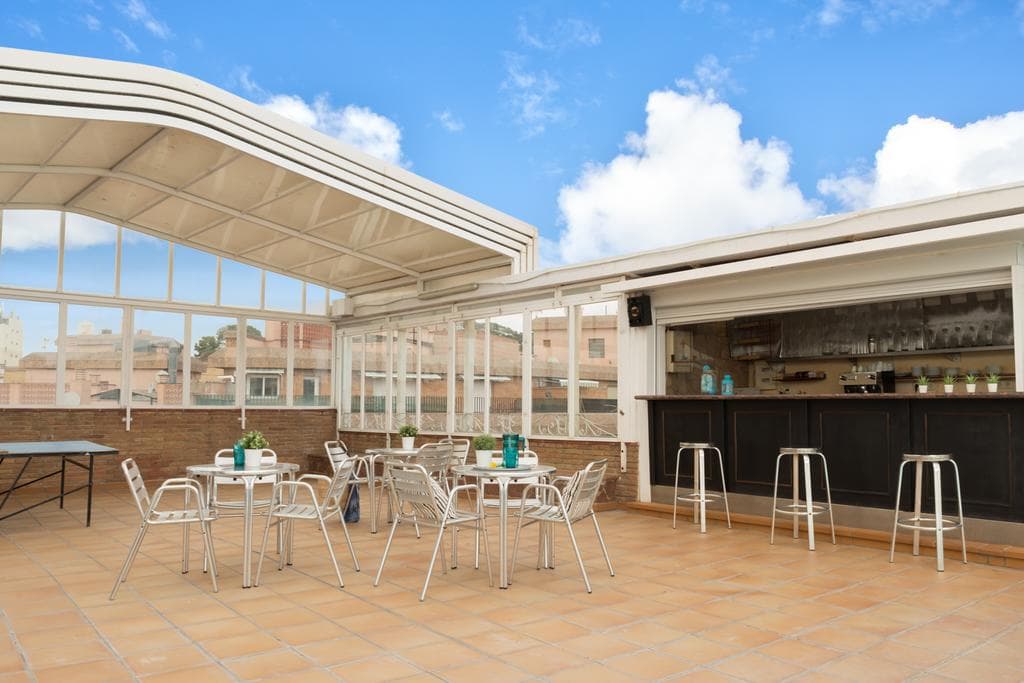 Vintage Hotel Mercedes