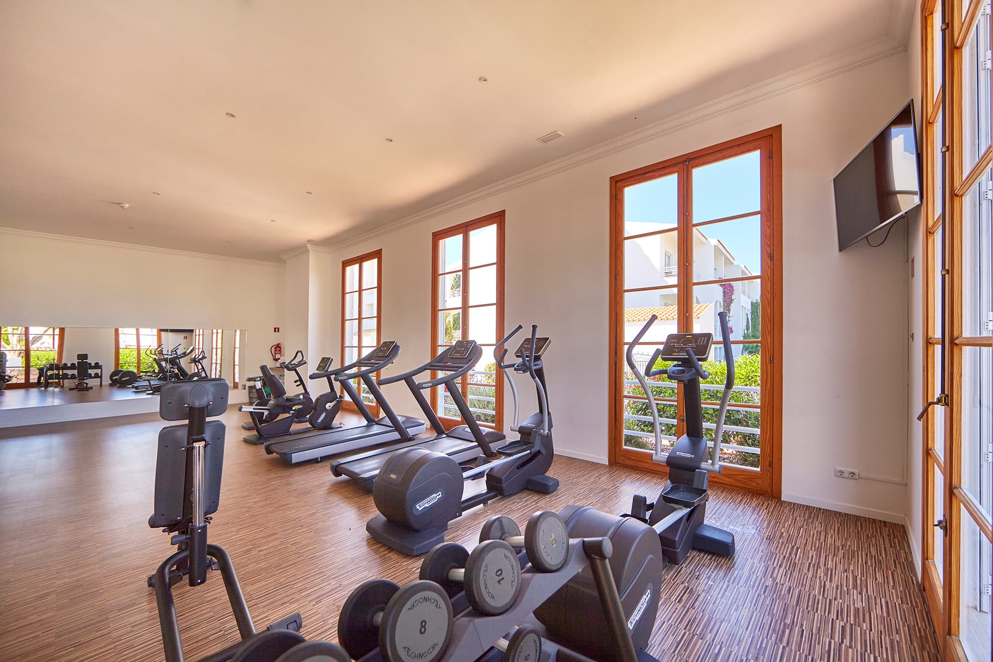 Prinsotel la Caleta, Sports and Entertainment