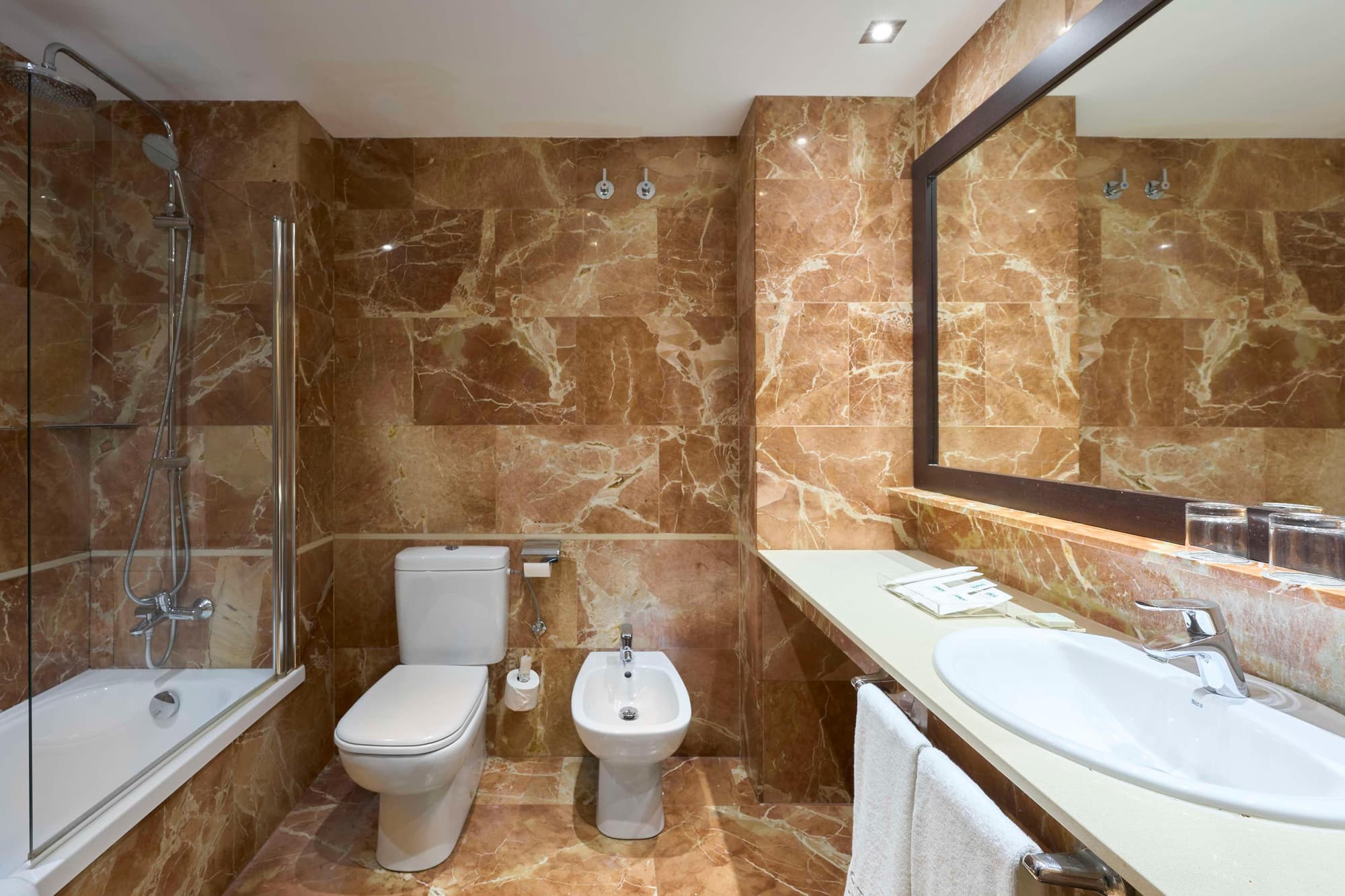 Catalonia Plaza Cataluña, Room