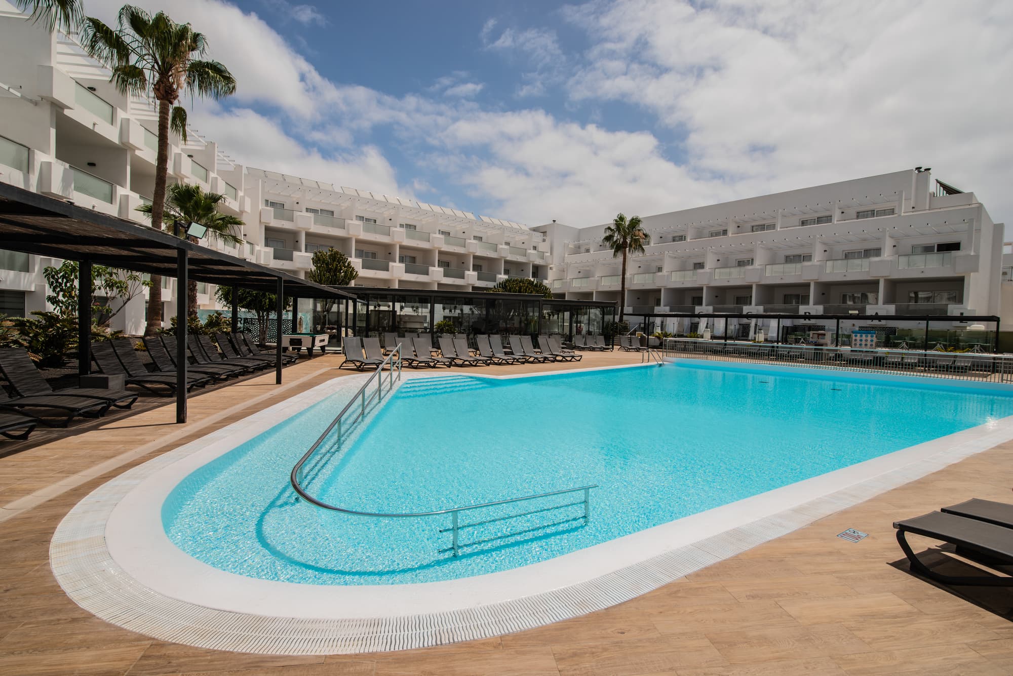 Aequora Lanzarote, Pool
