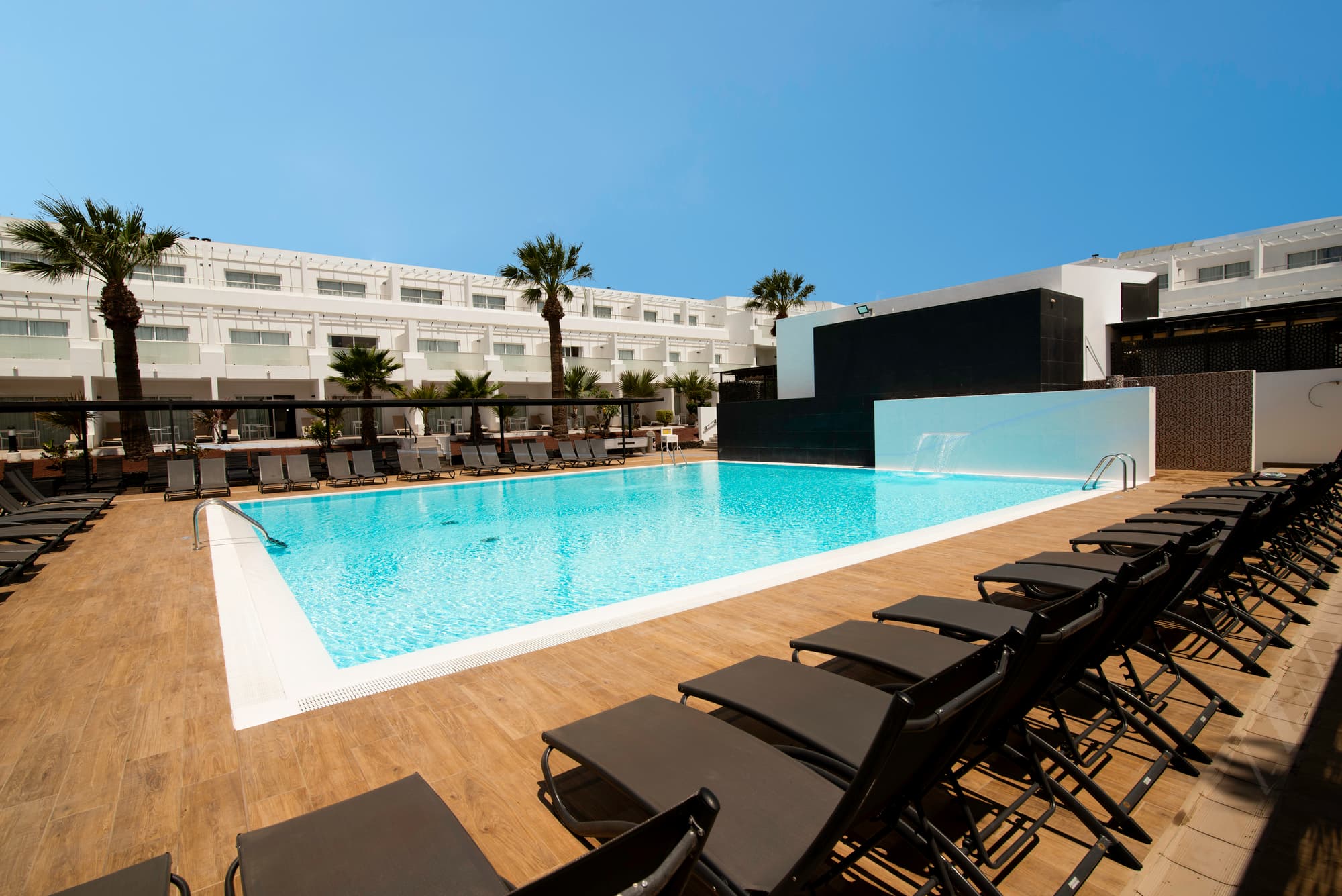 Aequora Lanzarote, Pool