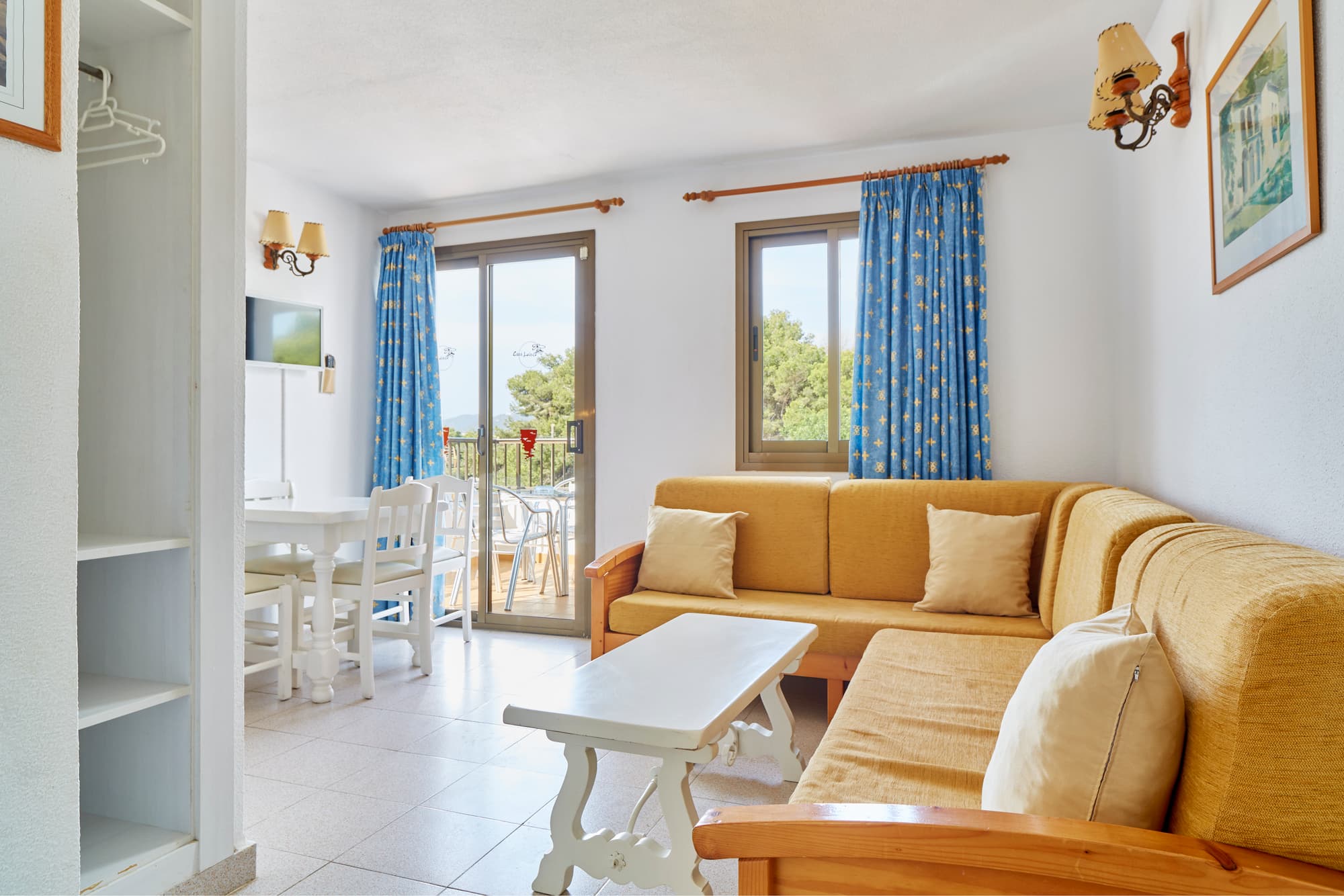 APARTAMENTOS CASA LUIS by INVISA