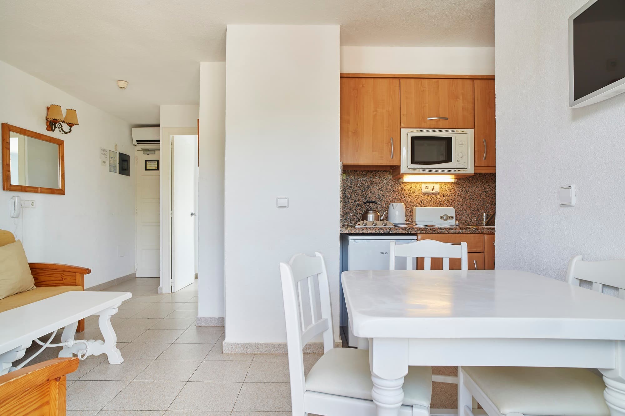 APARTAMENTOS CASA LUIS by INVISA