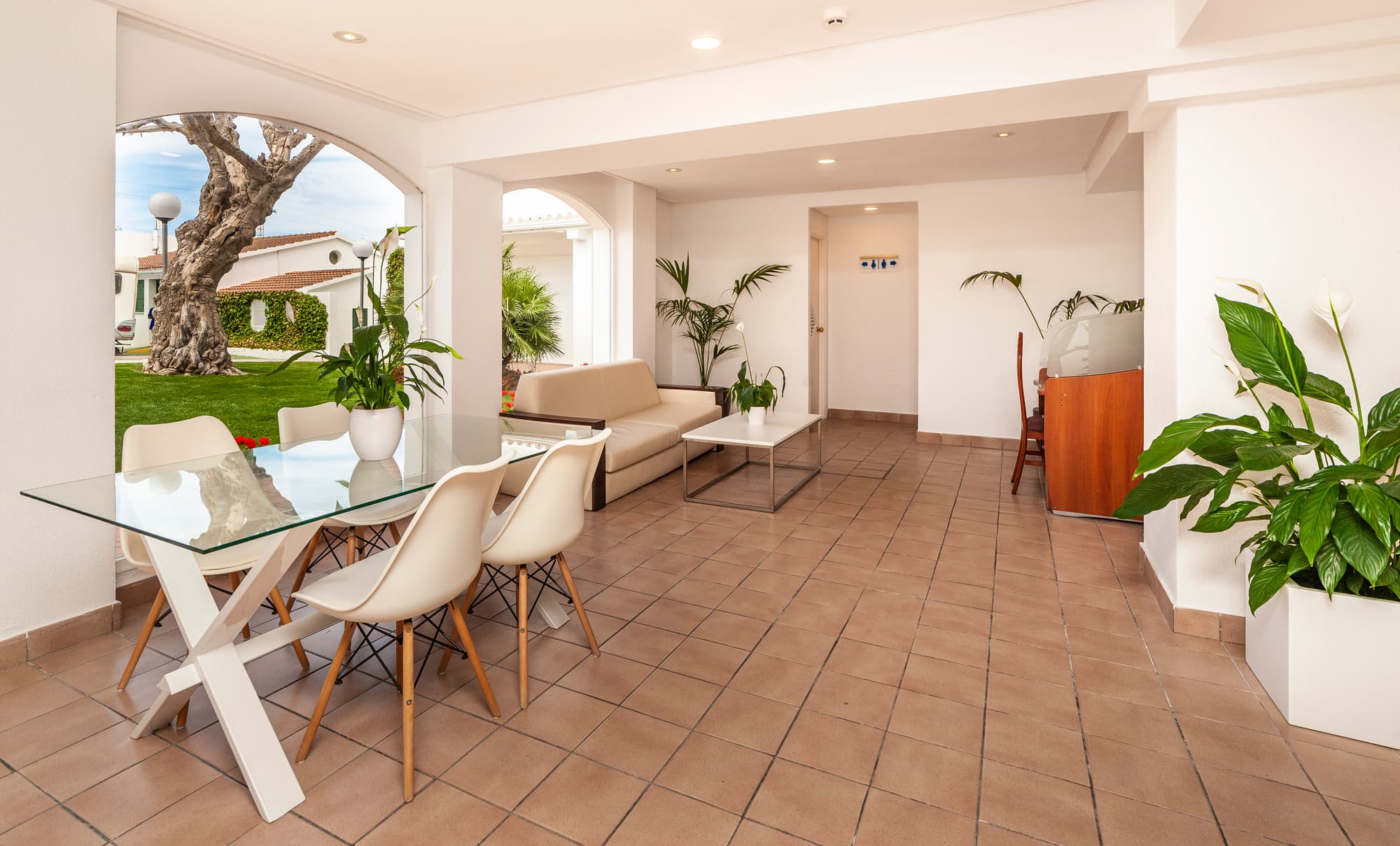 Globales Cala'n Blanes, Lobby